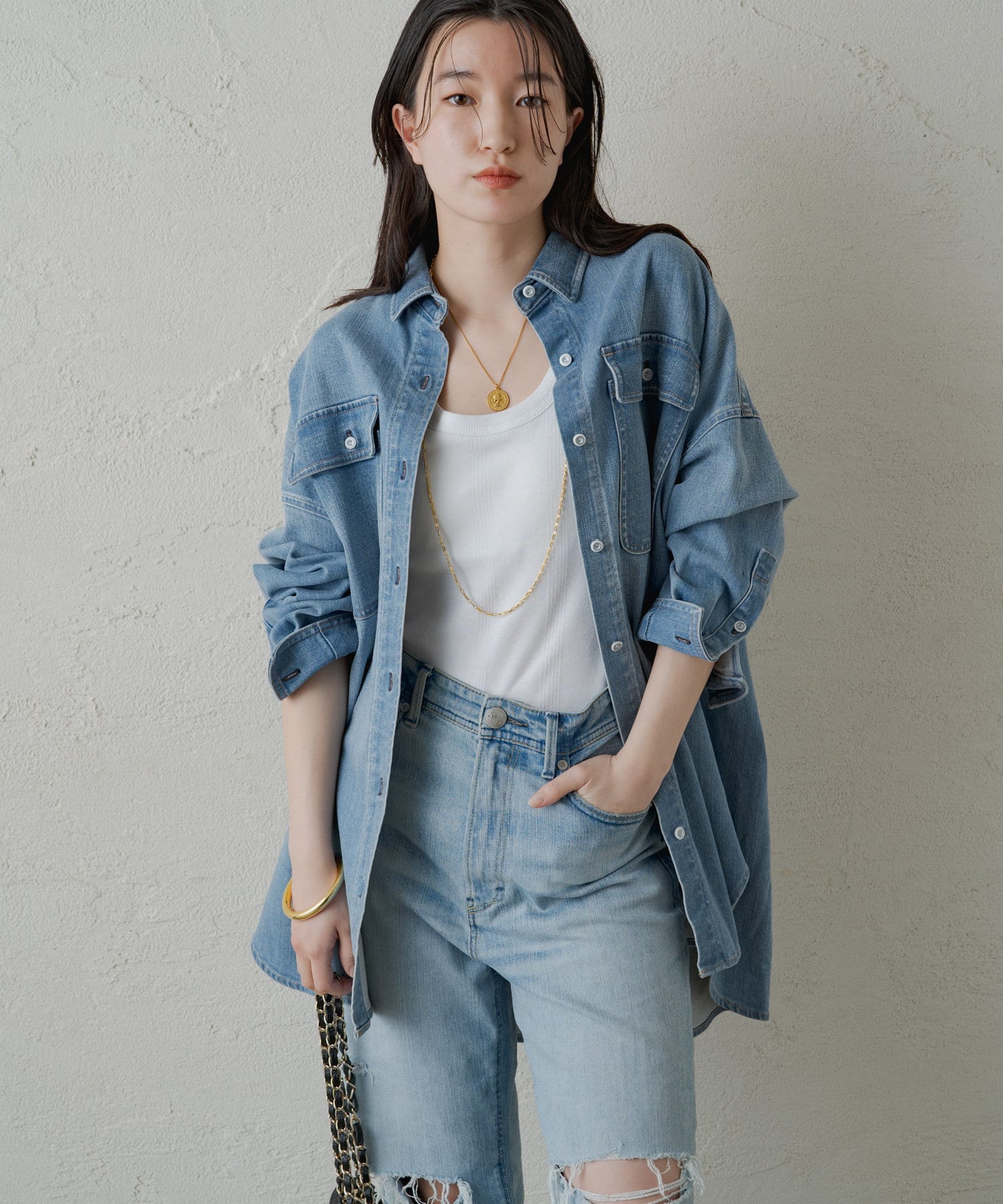 healthy denim 】春に着たいデニムシャツコーデ - Loungedress