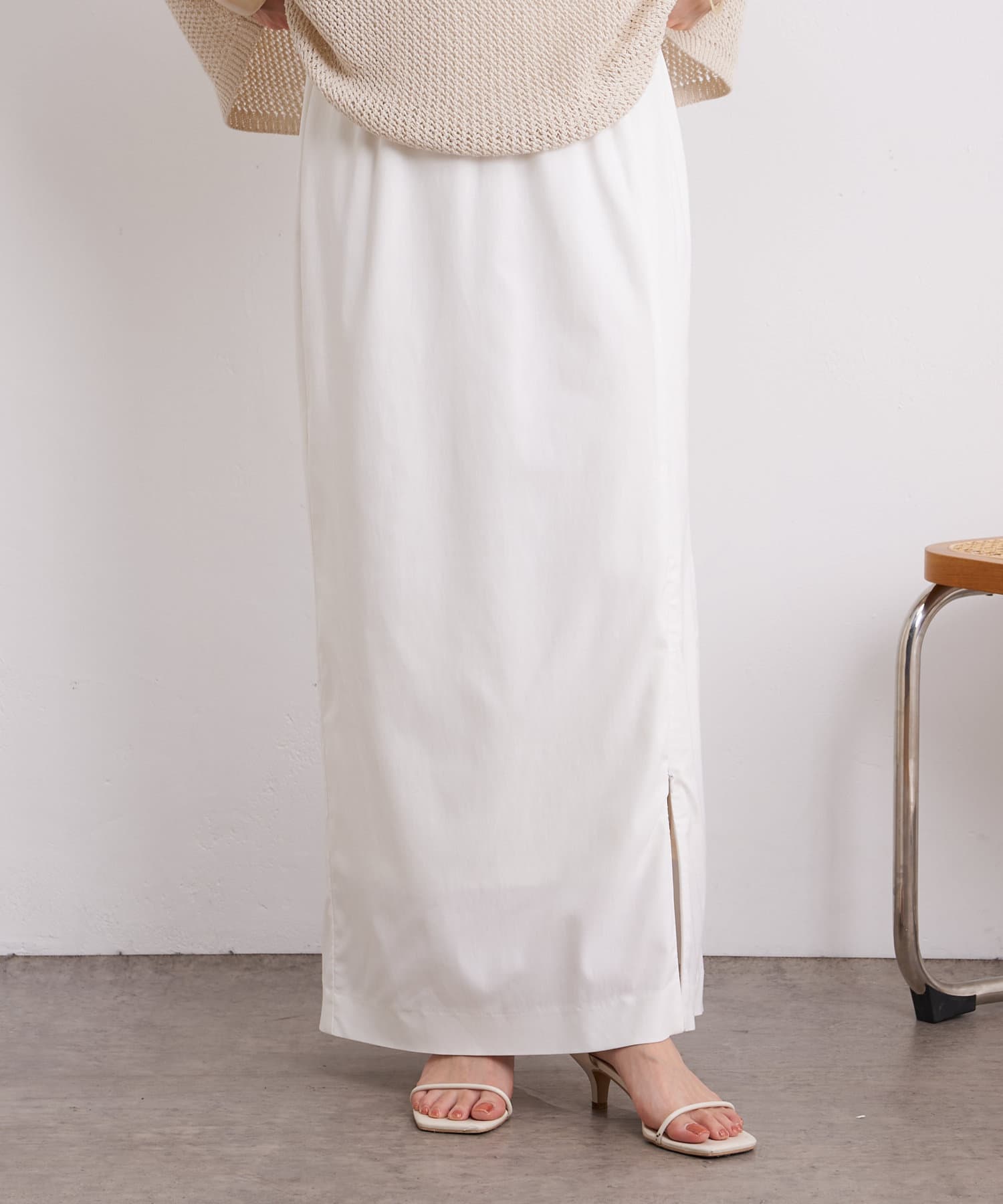 幅広い着こなしを楽しめる】スリットナロースカート | Omekashi