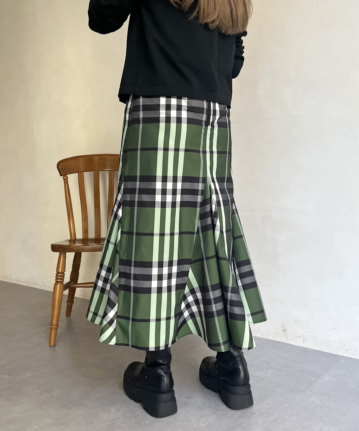 海外最新 8yards harf スカート pleated スカート 8yards ベージュ