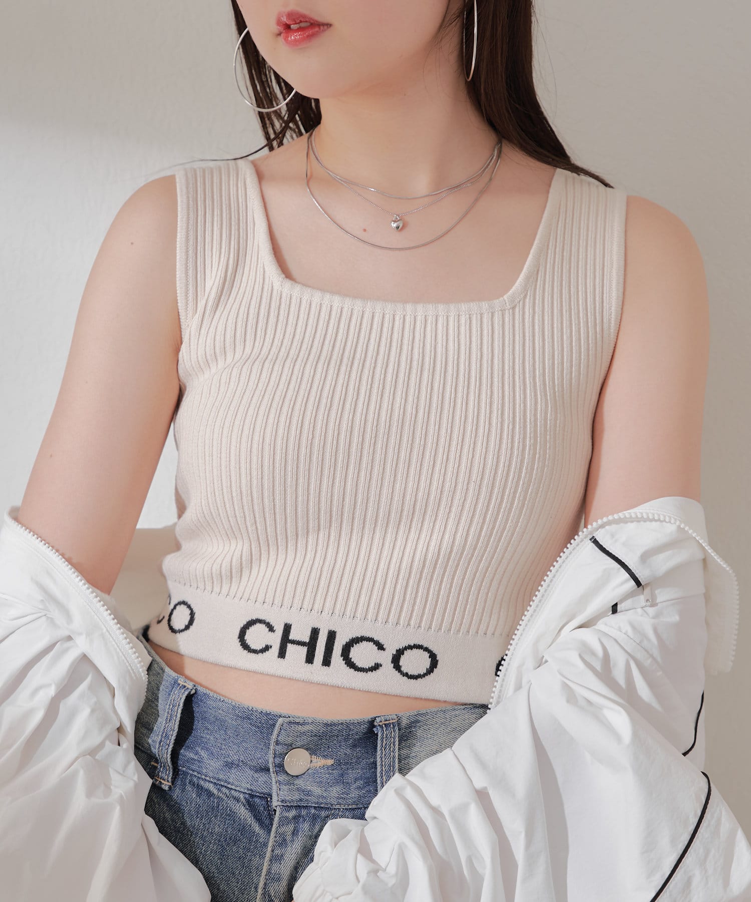 本日特価】 chico 裾ロゴクロップドタンクトップ トップス 