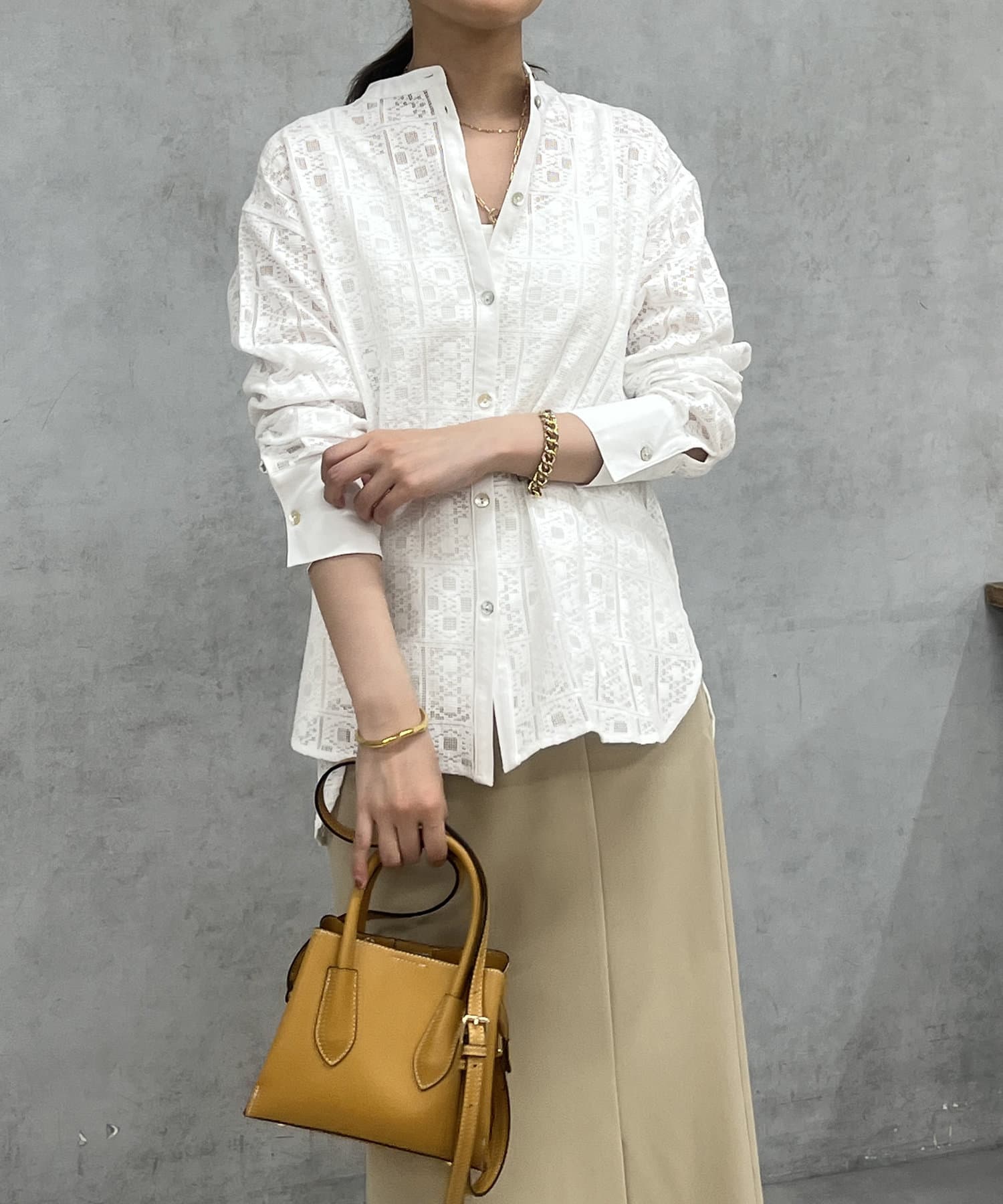 un dix cors(アンディコール) 【大人のガーリー】貝釦レースブラウス