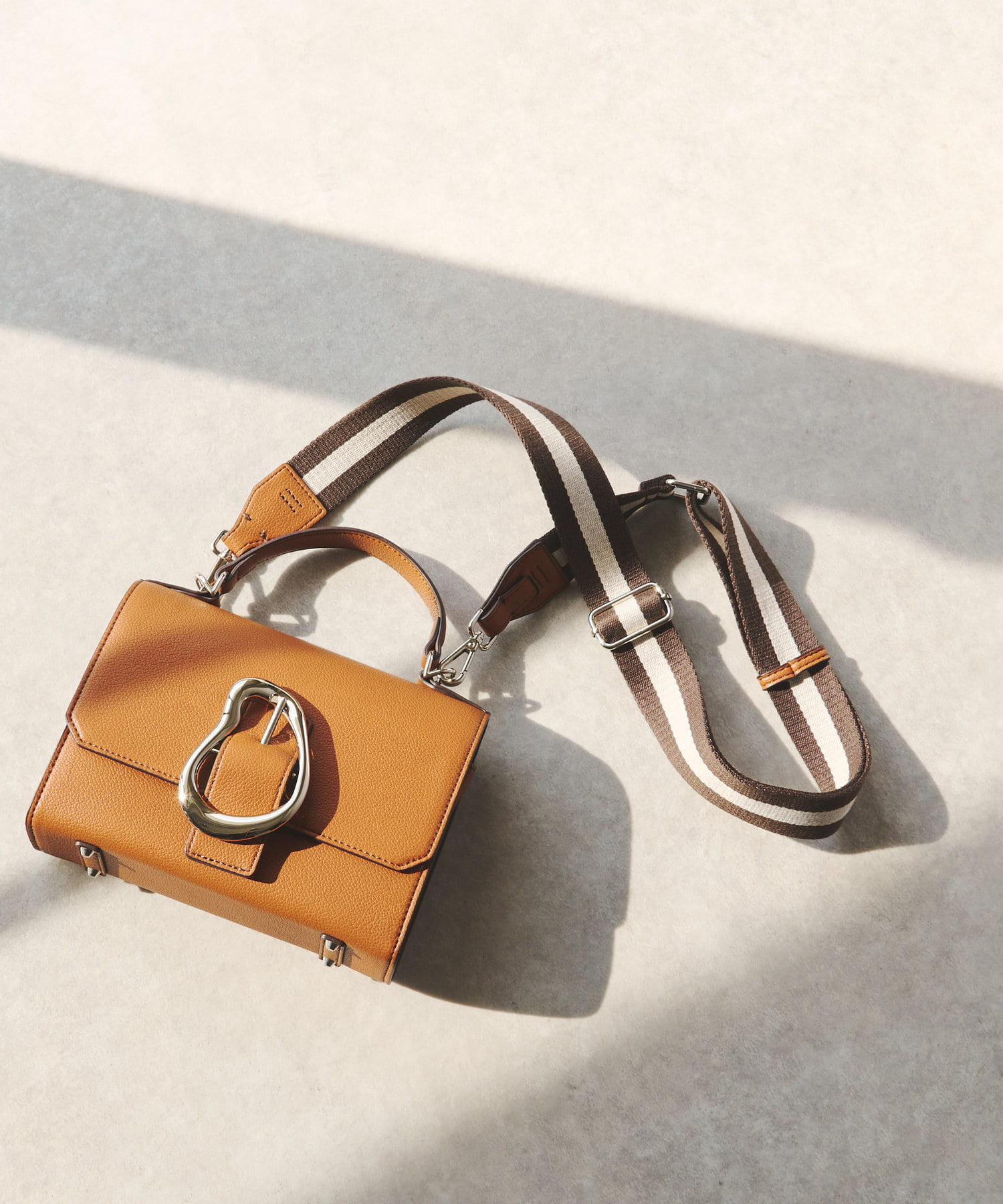 un dix cors(アンディコール) モチーフミニバッグ