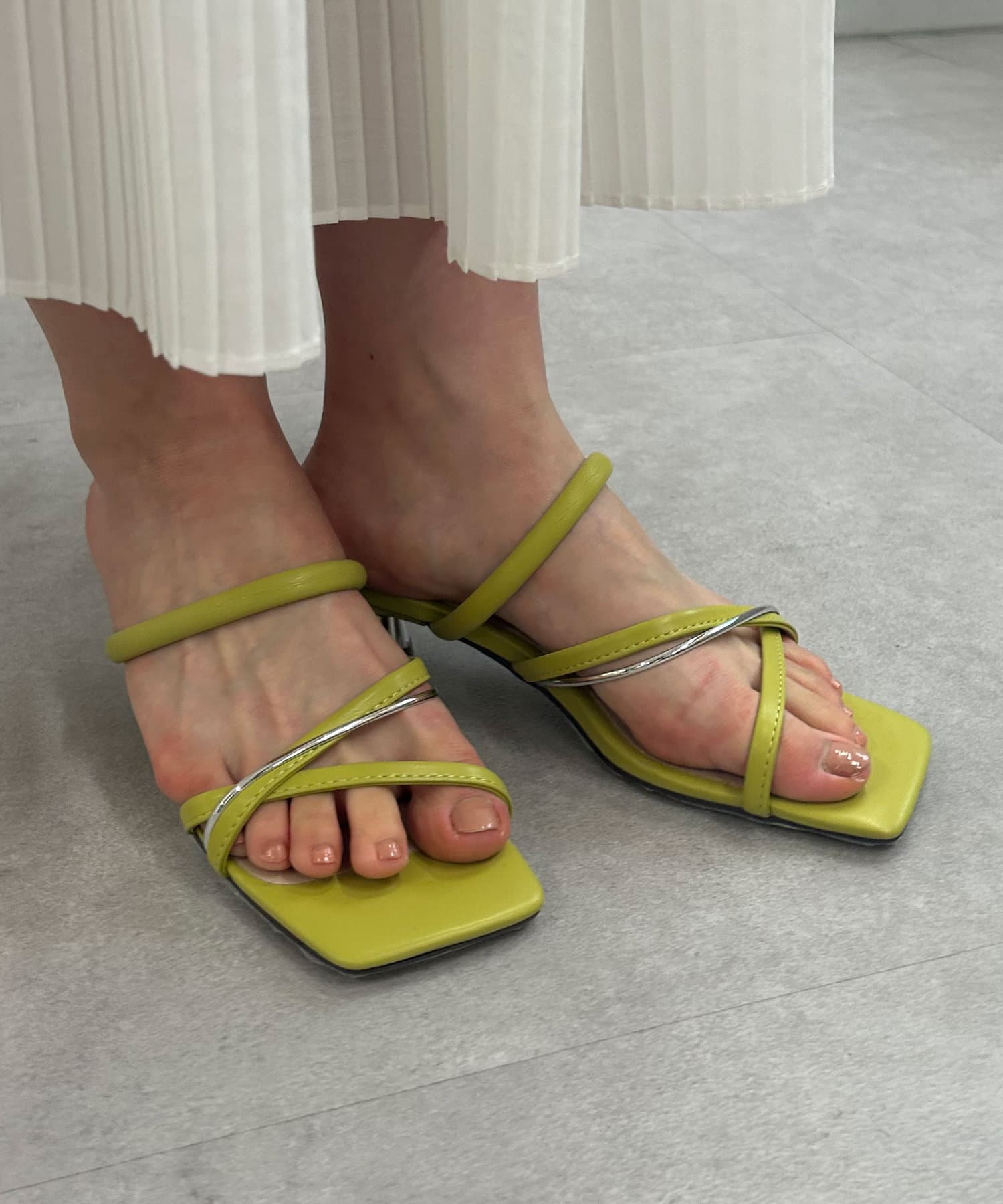 Jena　espace merveilleux(ジェナ　エスパスメルヴェイユ) ナローベルトサンダル