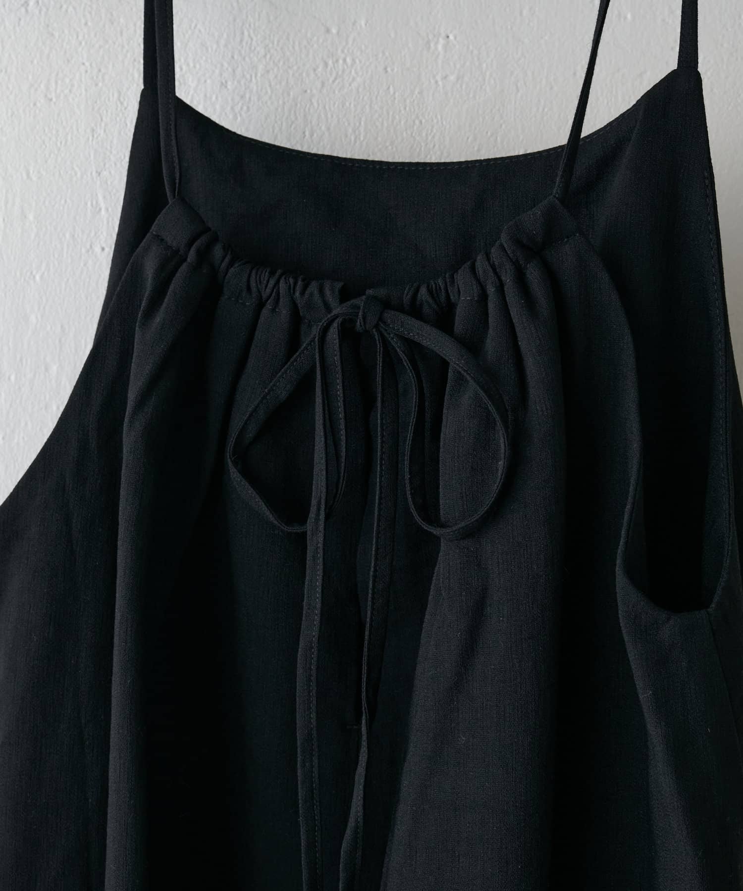 Jena　espace merveilleux(ジェナ　エスパスメルヴェイユ) 【春夏定番ワンピース】バックドレープキャミワンピース