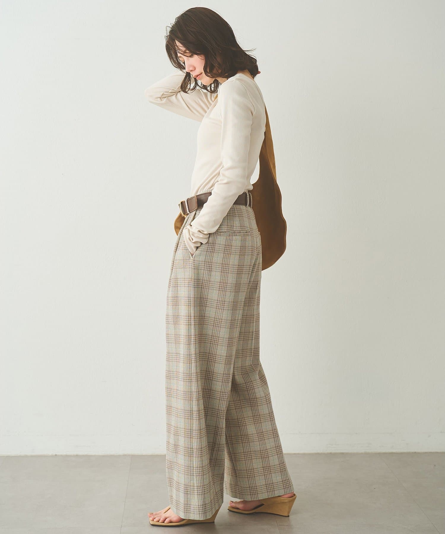 Whim Gazette(ウィム ガゼット) Vバックシャンテレコカットソー