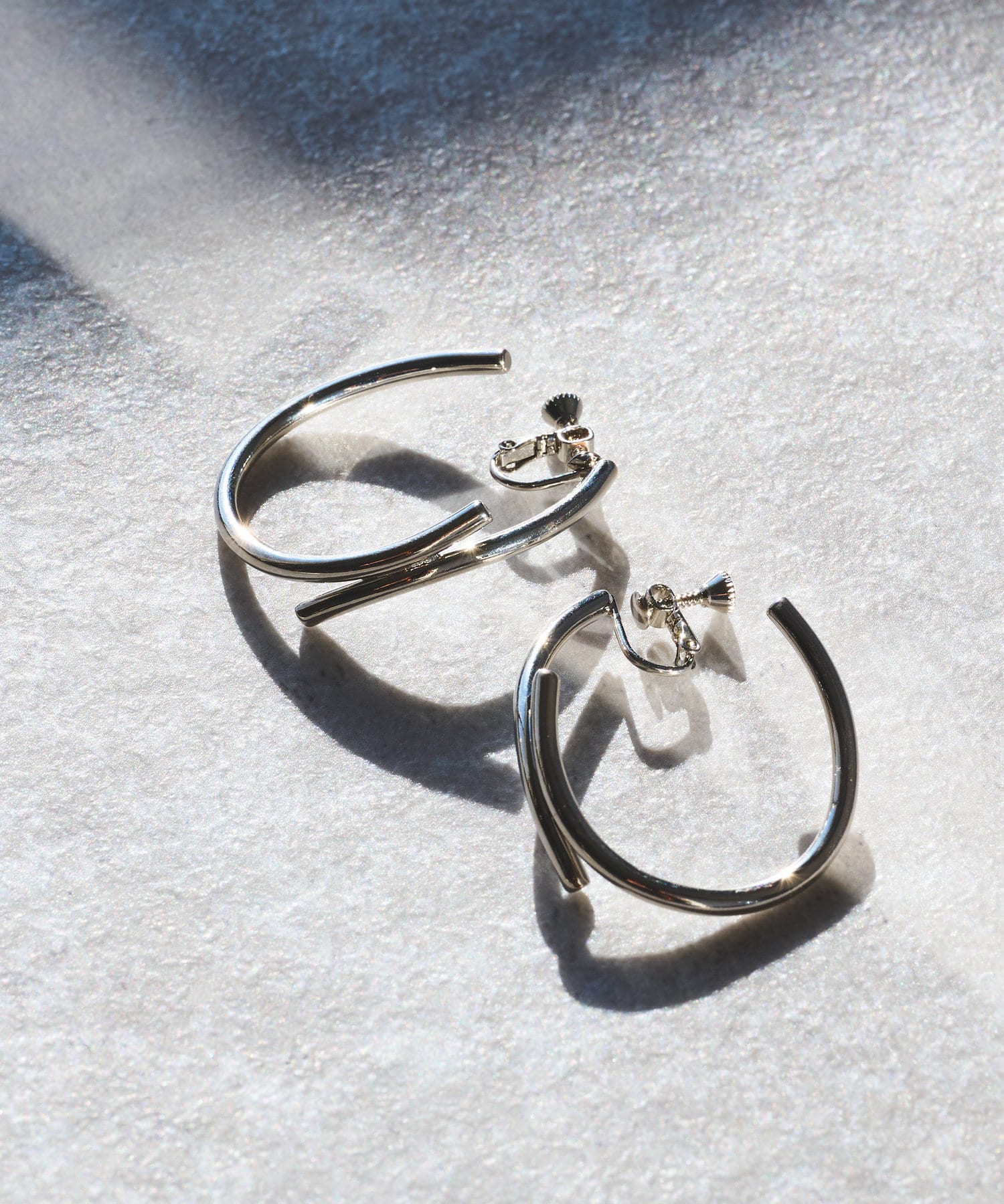 un dix cors(アンディコール) 【GOLDY(ゴールディ)】ラインデザインイヤリング