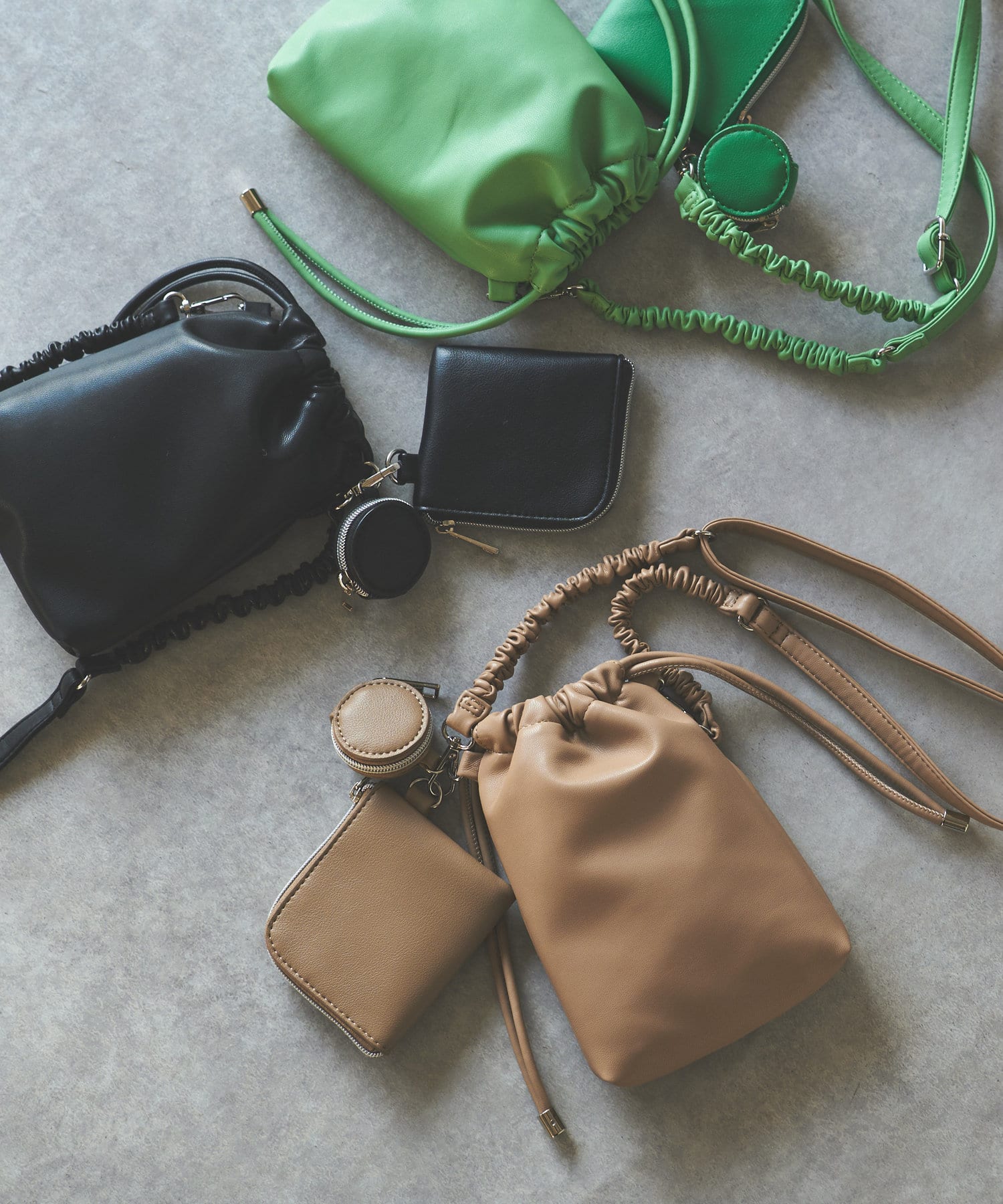 un dix cors(アンディコール) 【cachecache(カシュカシュ)】３SET巾着ショルダー