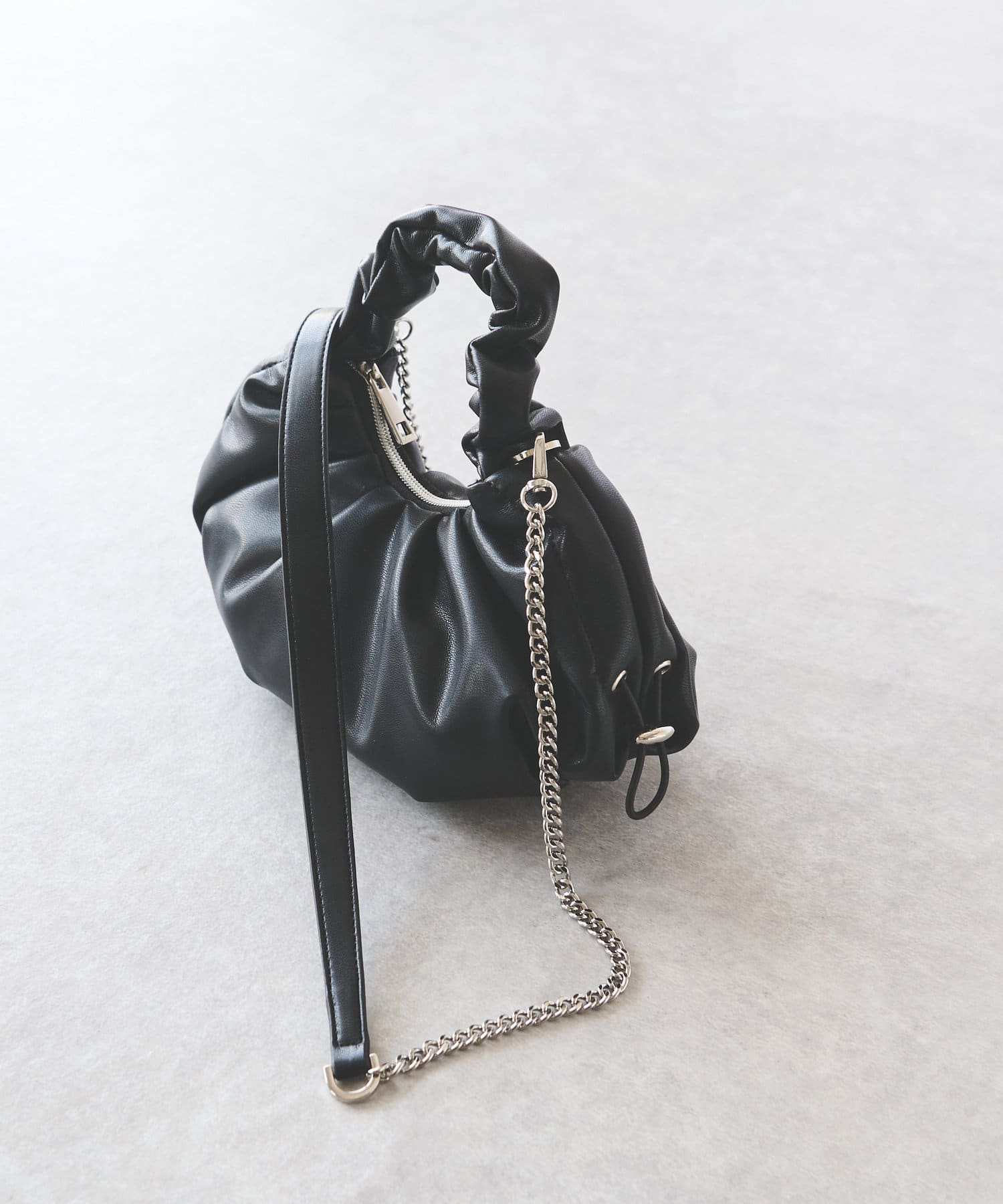 un dix cors(アンディコール) cachecache（カシュカシュ）ギャザーハンドルバッグ