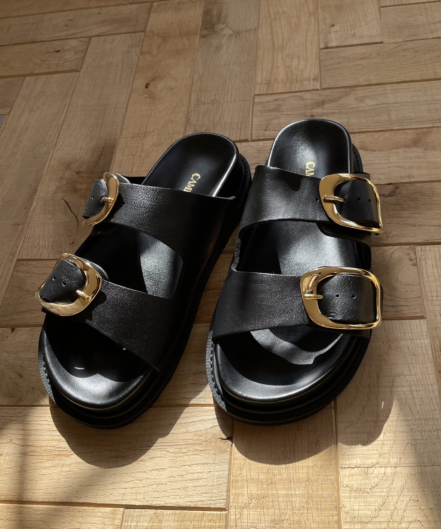 CAMINANDO/カミナンド BUCKLE SANDAL-