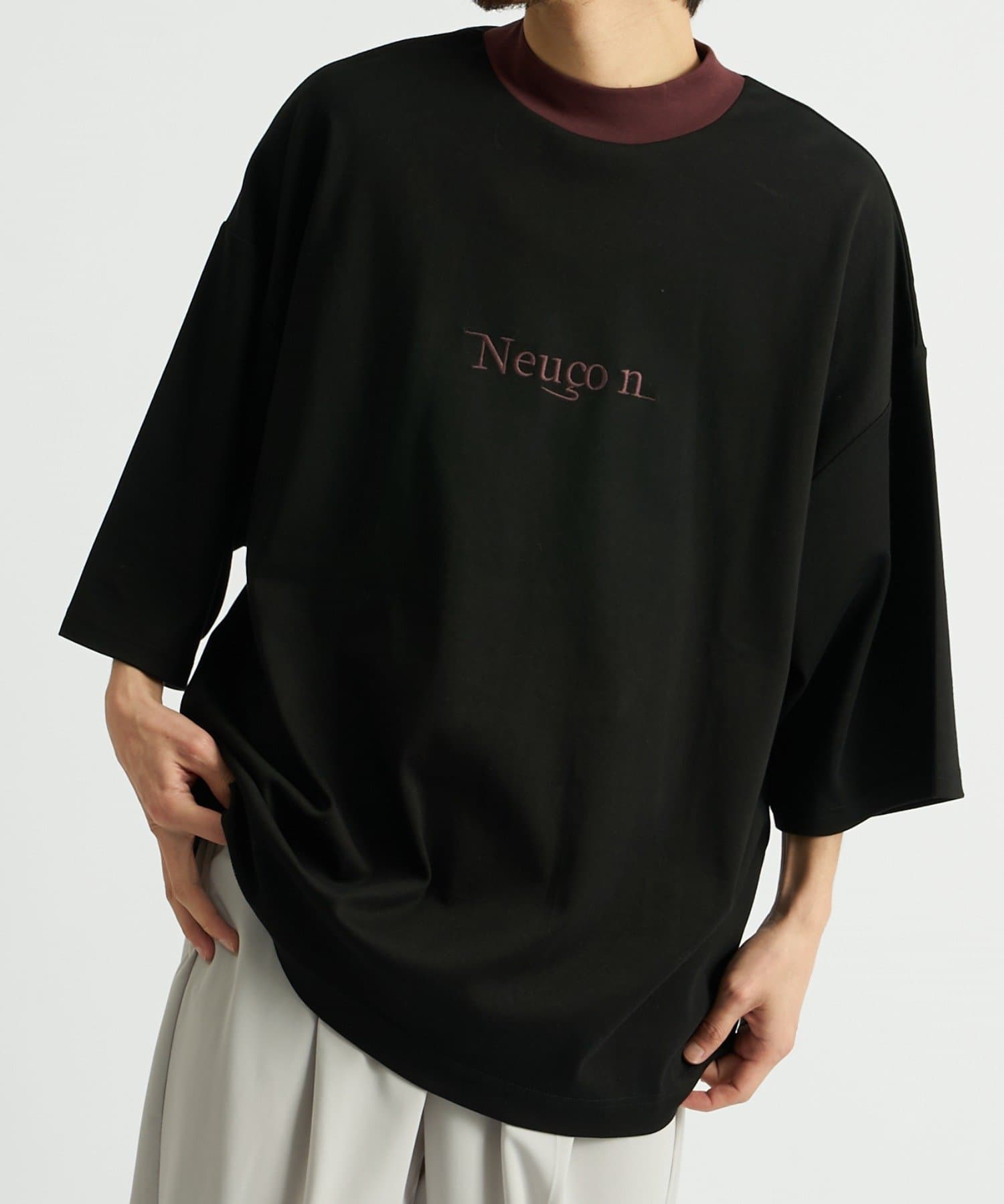 Lui's(ルイス) 【Neucon / ニューコン】23SS 刺繍モックネックルーズTシャツ
