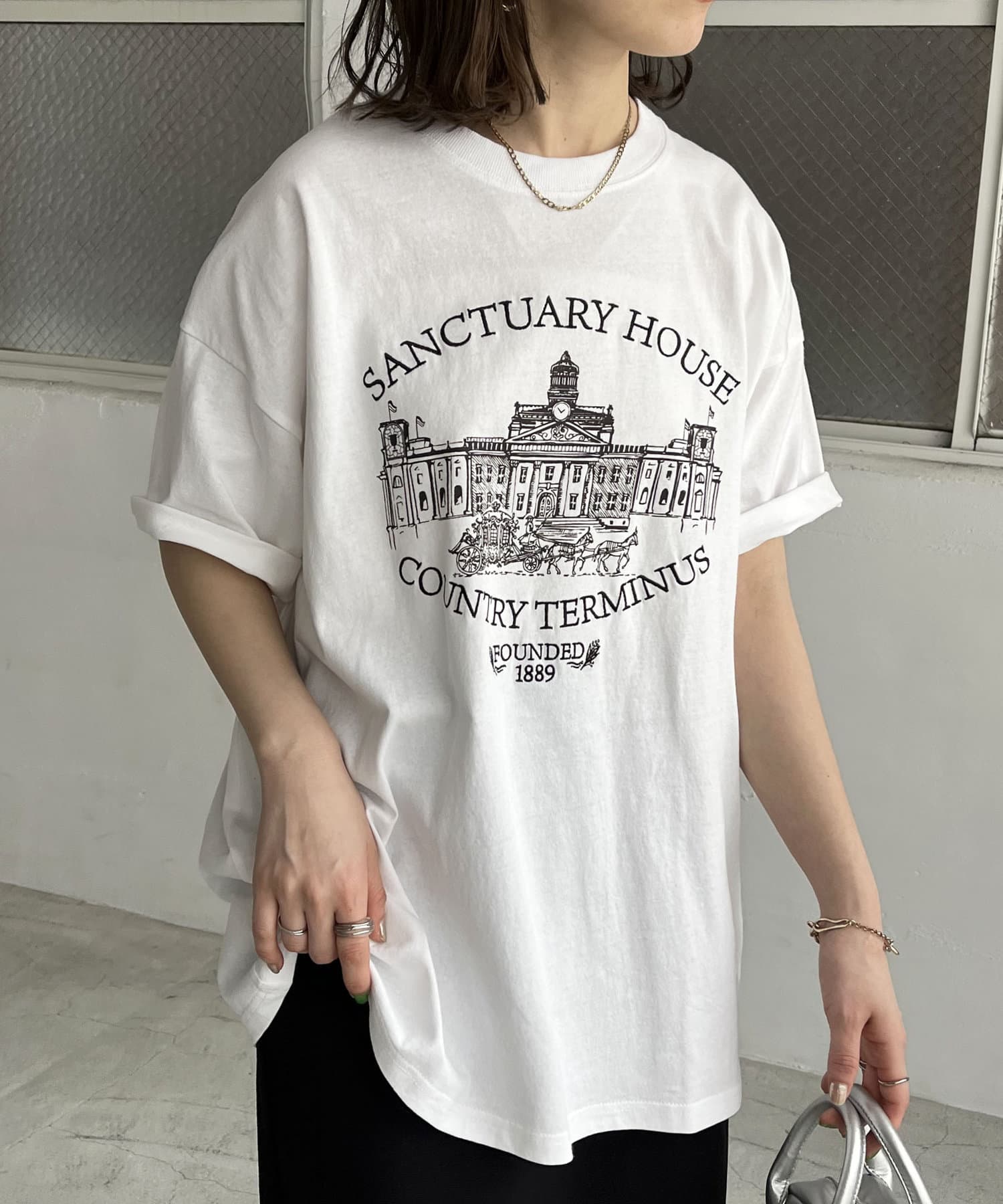 ユニセックス】モチーフ刺繍ロゴTシャツ | Discoat(ディスコート