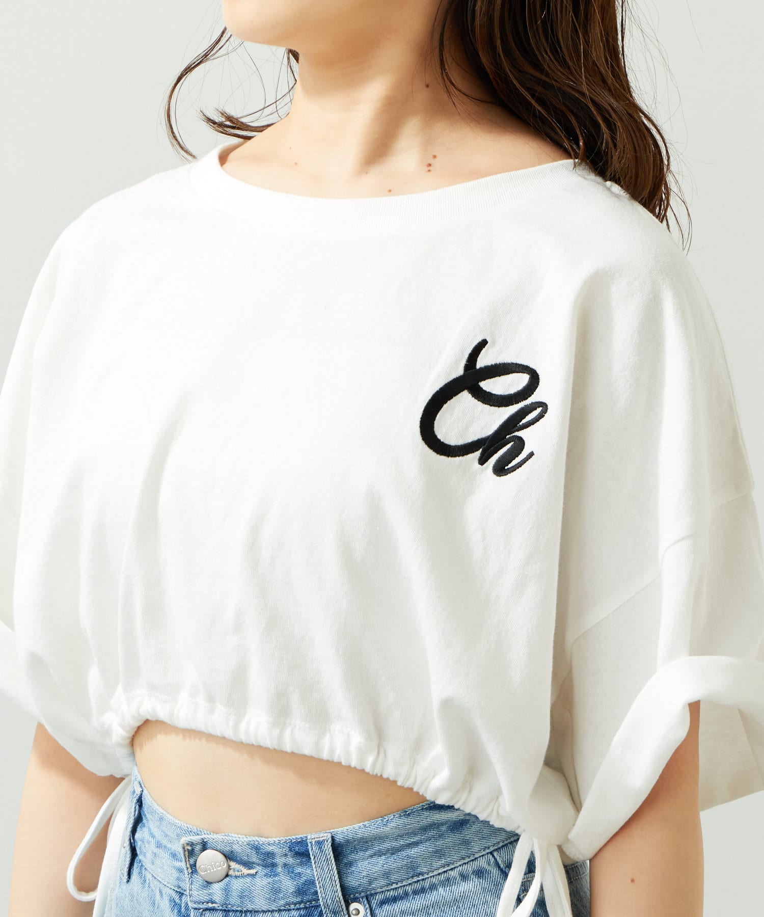 OUTLET(アウトレット) 【Chico】クロップドサイドリボンロゴTシャツ