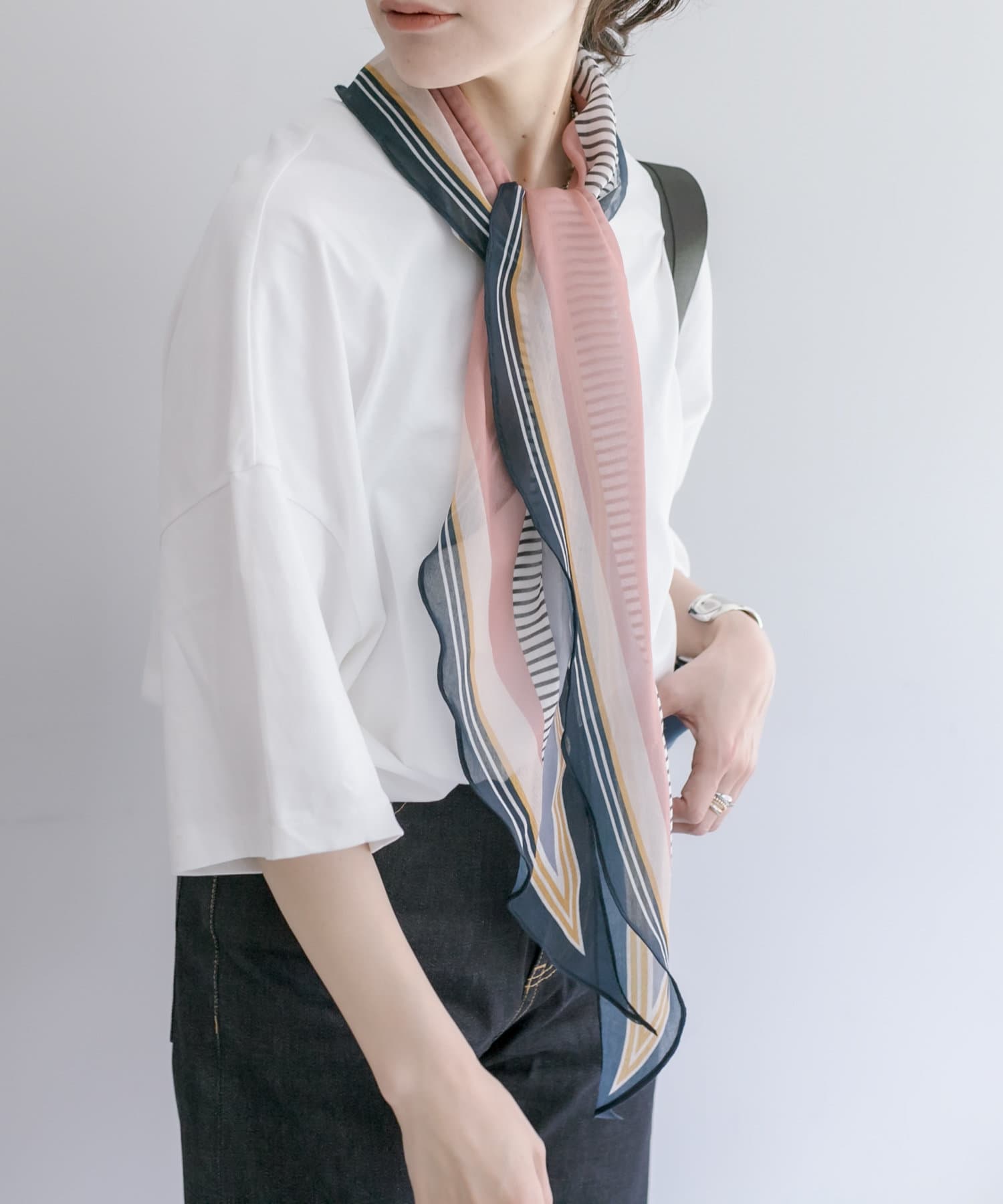 ear PAPILLONNER(イア パピヨネ) 菱型スカーフ