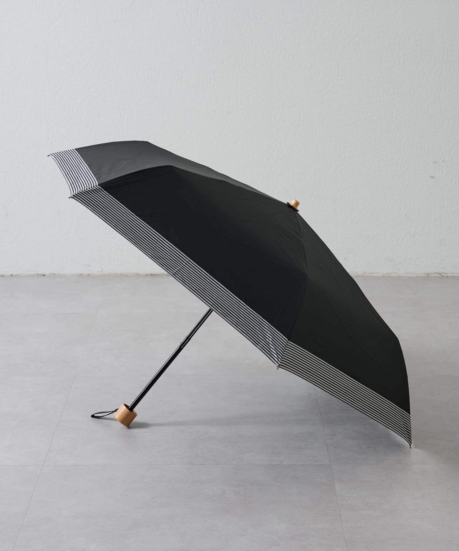 COLONY 2139(コロニー トゥーワンスリーナイン) 裾ボーダー折たたみ傘