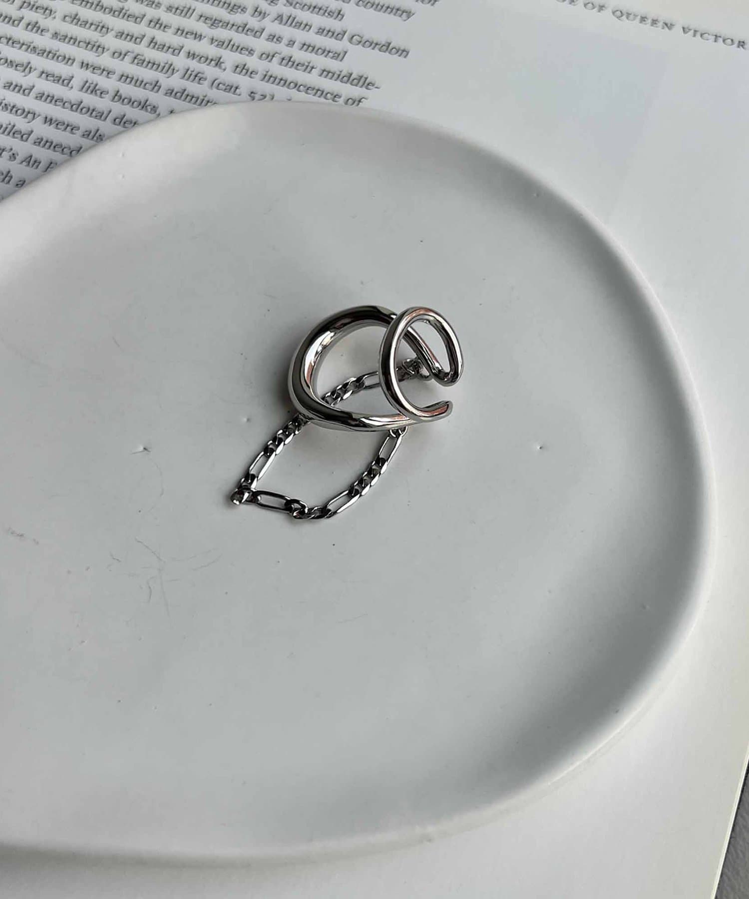 CAPRICIEUX LE'MAGE(カプリシュレマージュ) 〈GOLDY/ゴールディ〉チェーンWリングイヤカフ