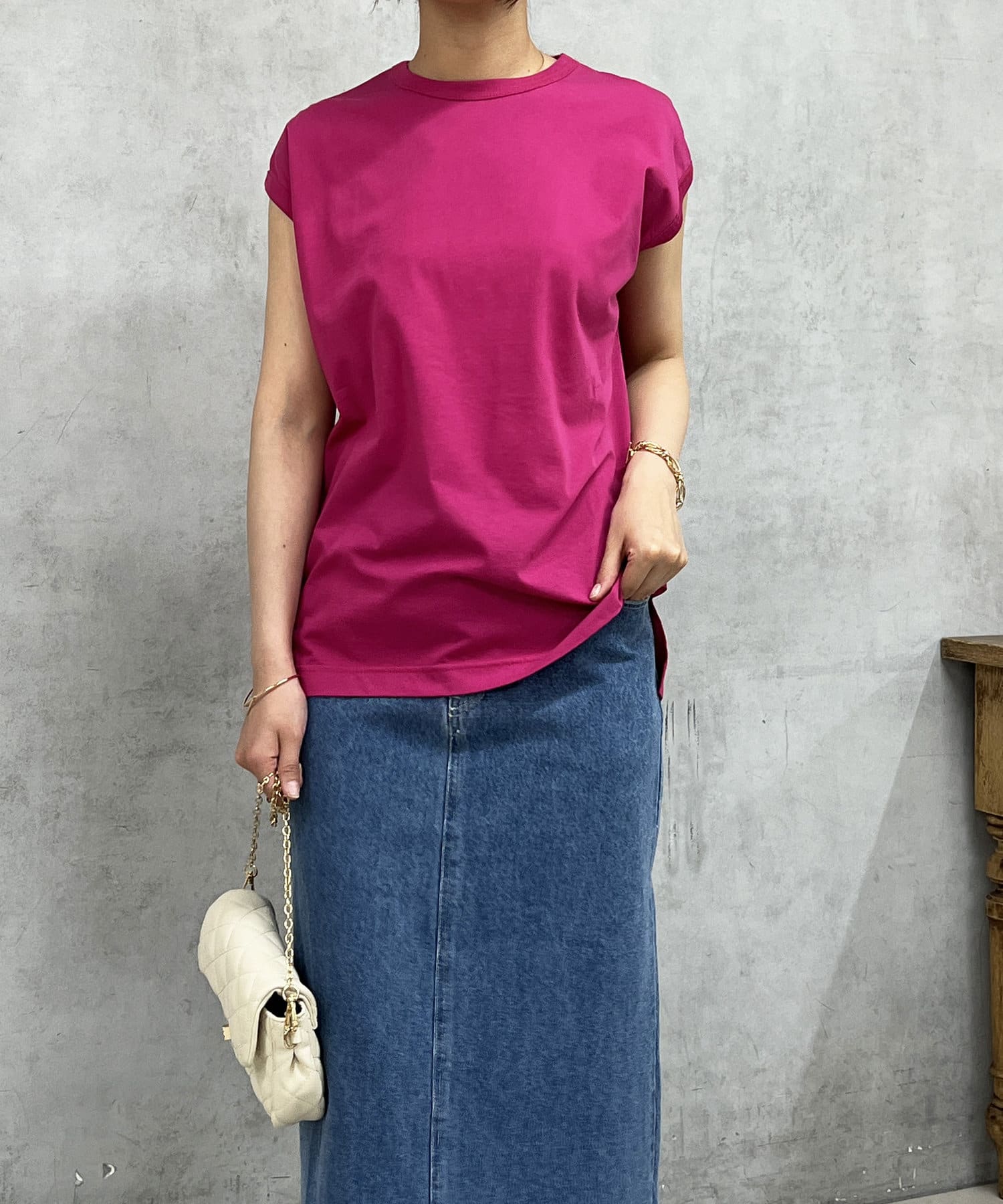 un dix cors(アンディコール) ラウンドネックノースリーブカットソー