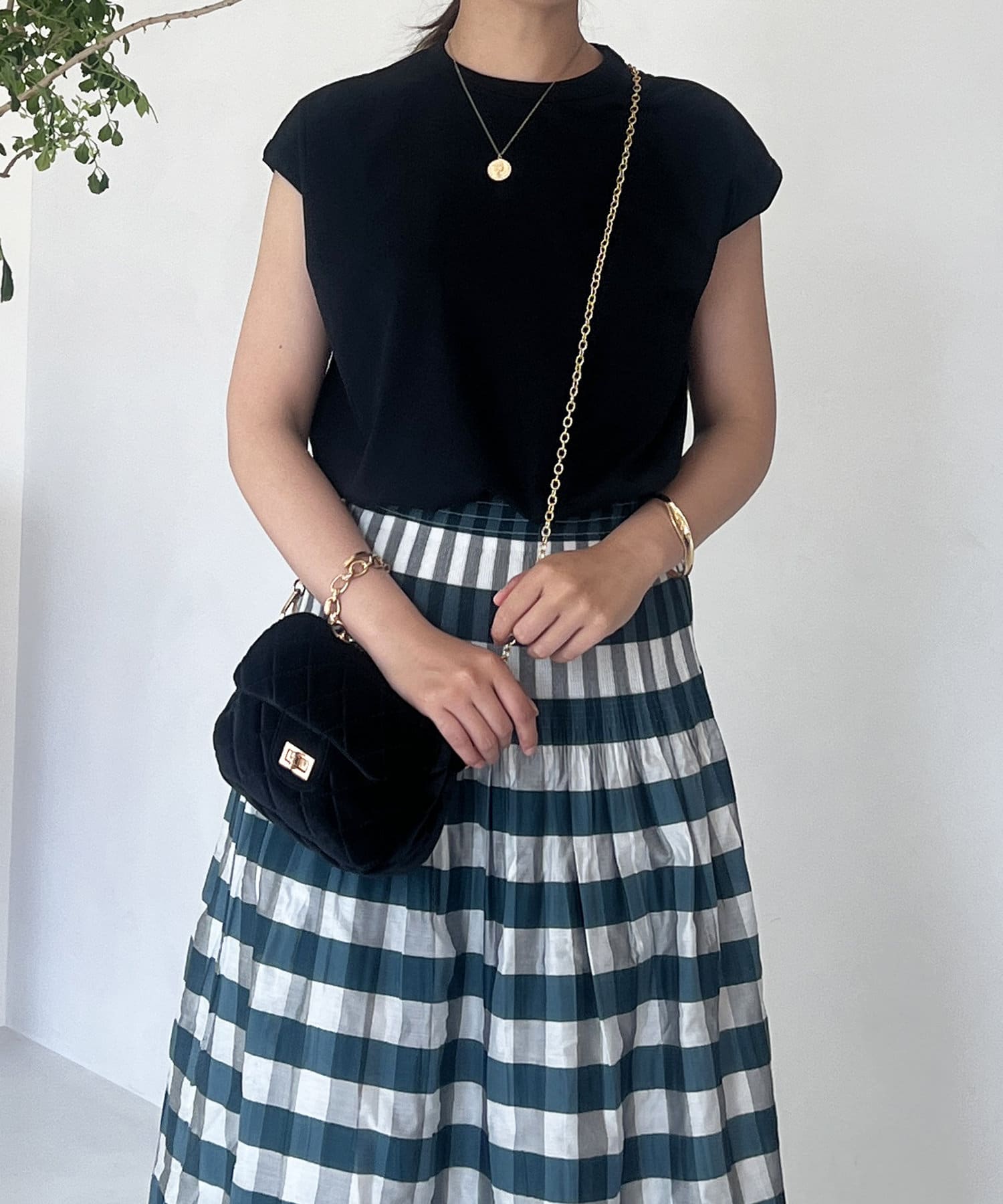 un dix cors(アンディコール) ラウンドネックノースリーブカットソー