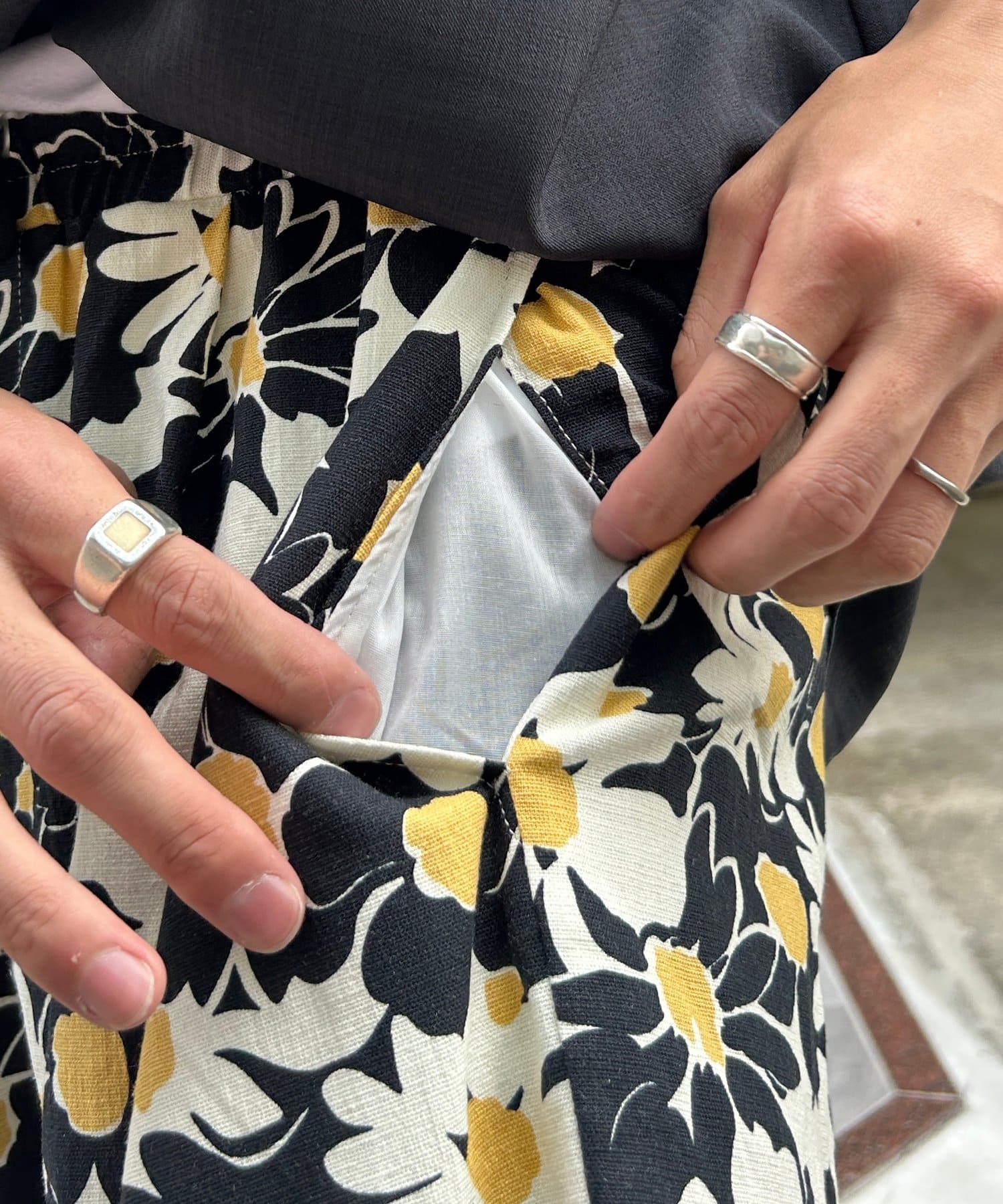 CPCM(シーピーシーエム) 綿麻総柄イージーパンツ