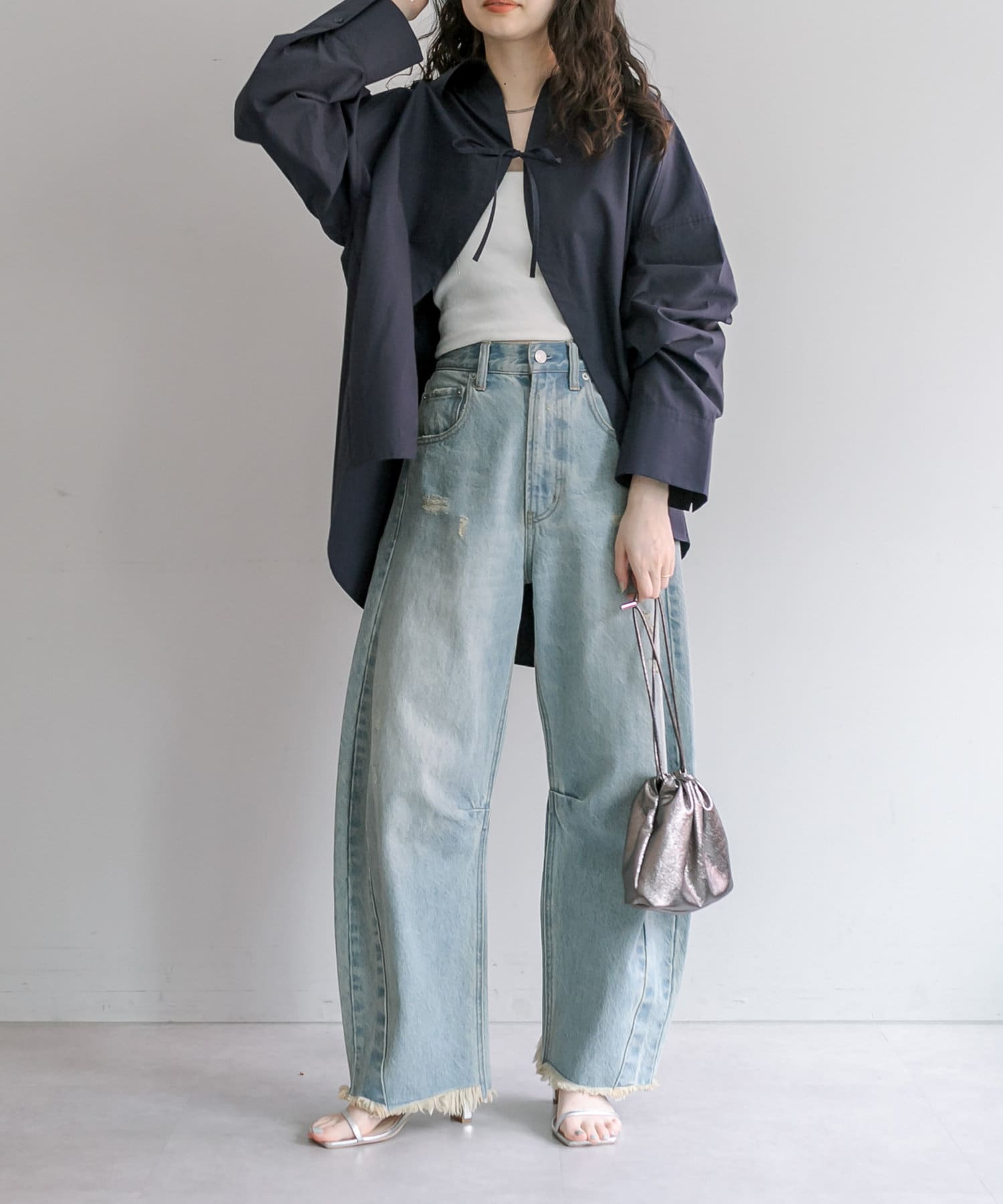 mystic(ミスティック) ラウンドバックギャザーシャツ