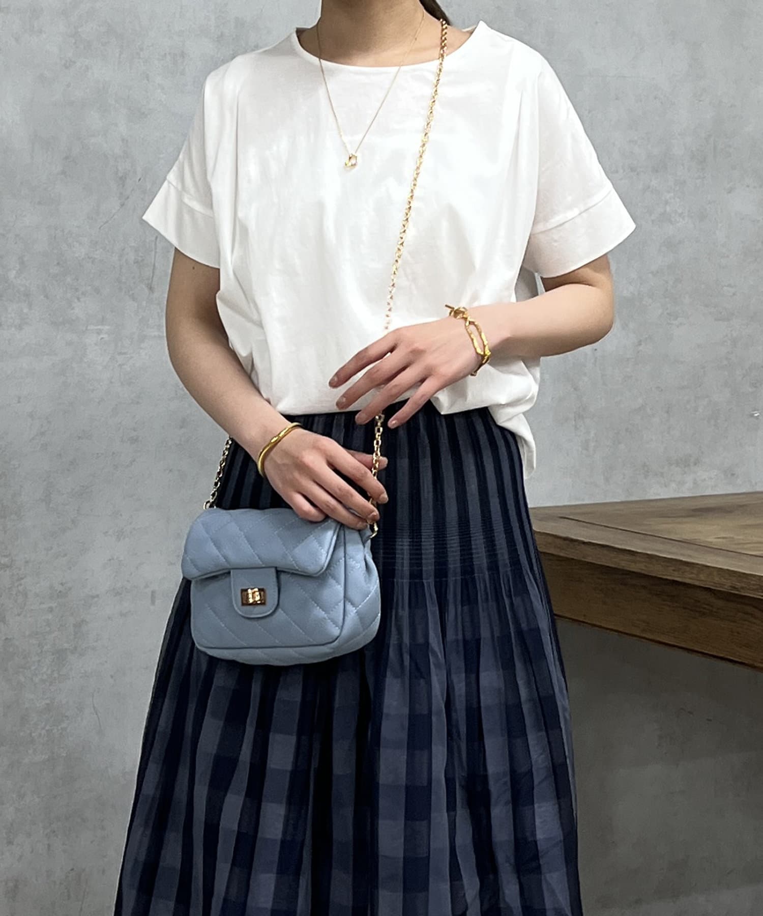 un dix cors(アンディコール) バイオシルケット裾ラウンドプルオーバー