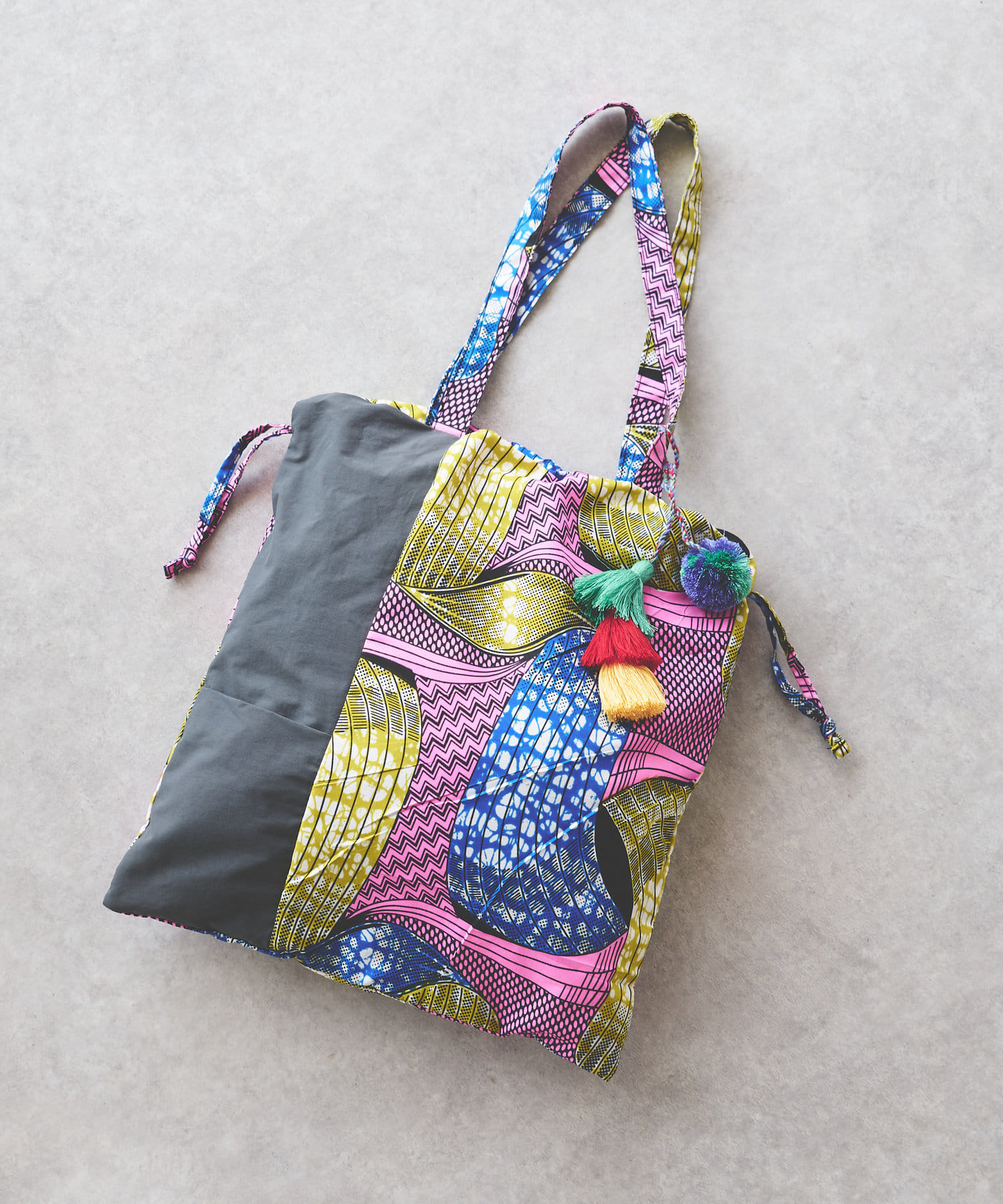 un dix cors(アンディコール) 《予約》アフリカン柄タッセル２WAYバッグ