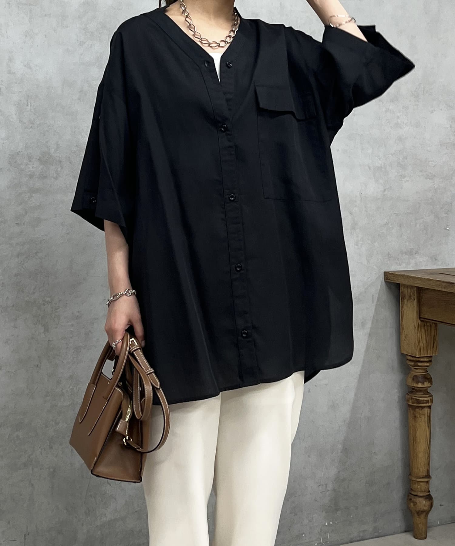 un dix cors(アンディコール) 袖スリットリネン混シャツ