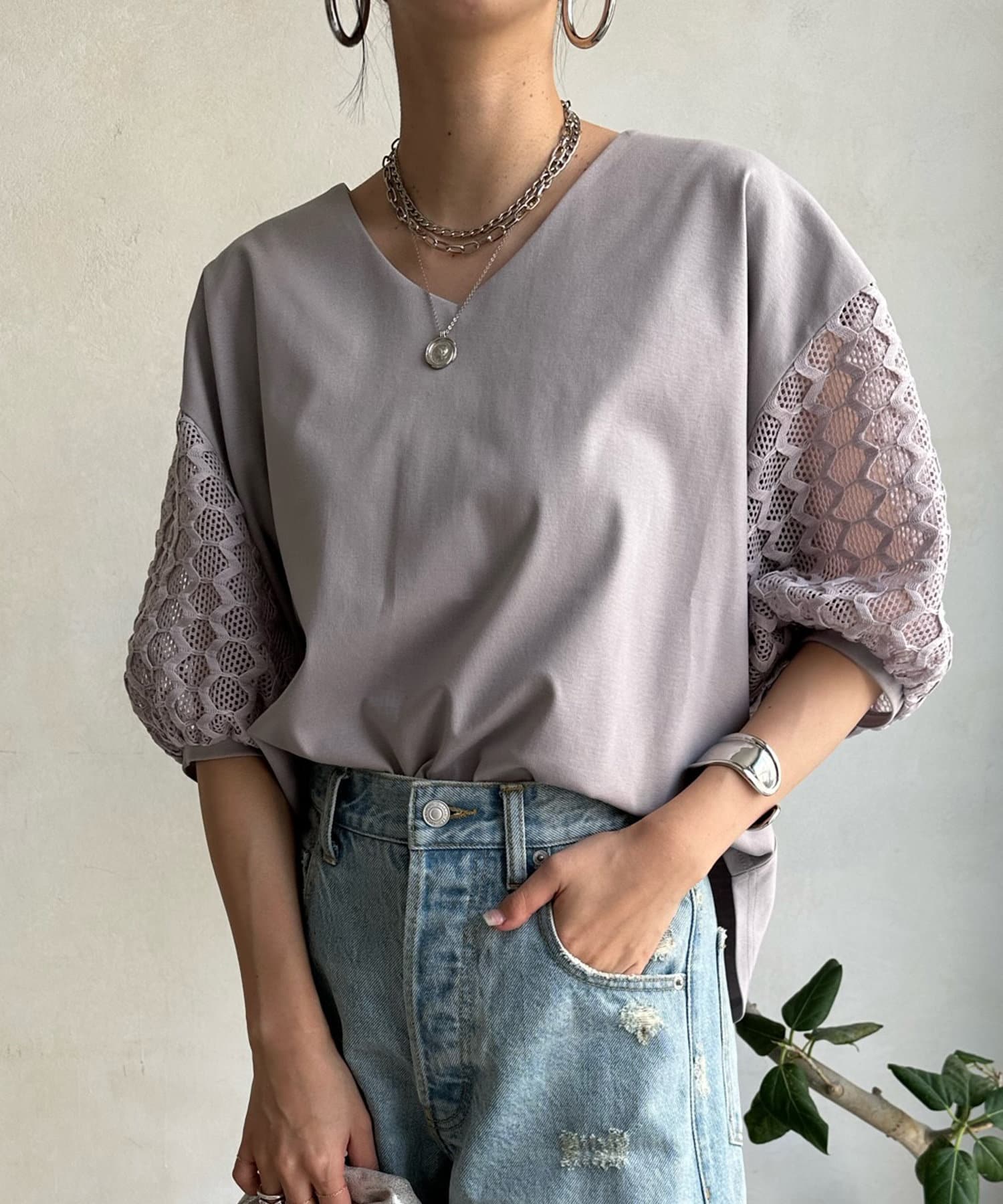 DOUDOU(ドゥドゥ) 【WEB限定】袖レースVネックトップス