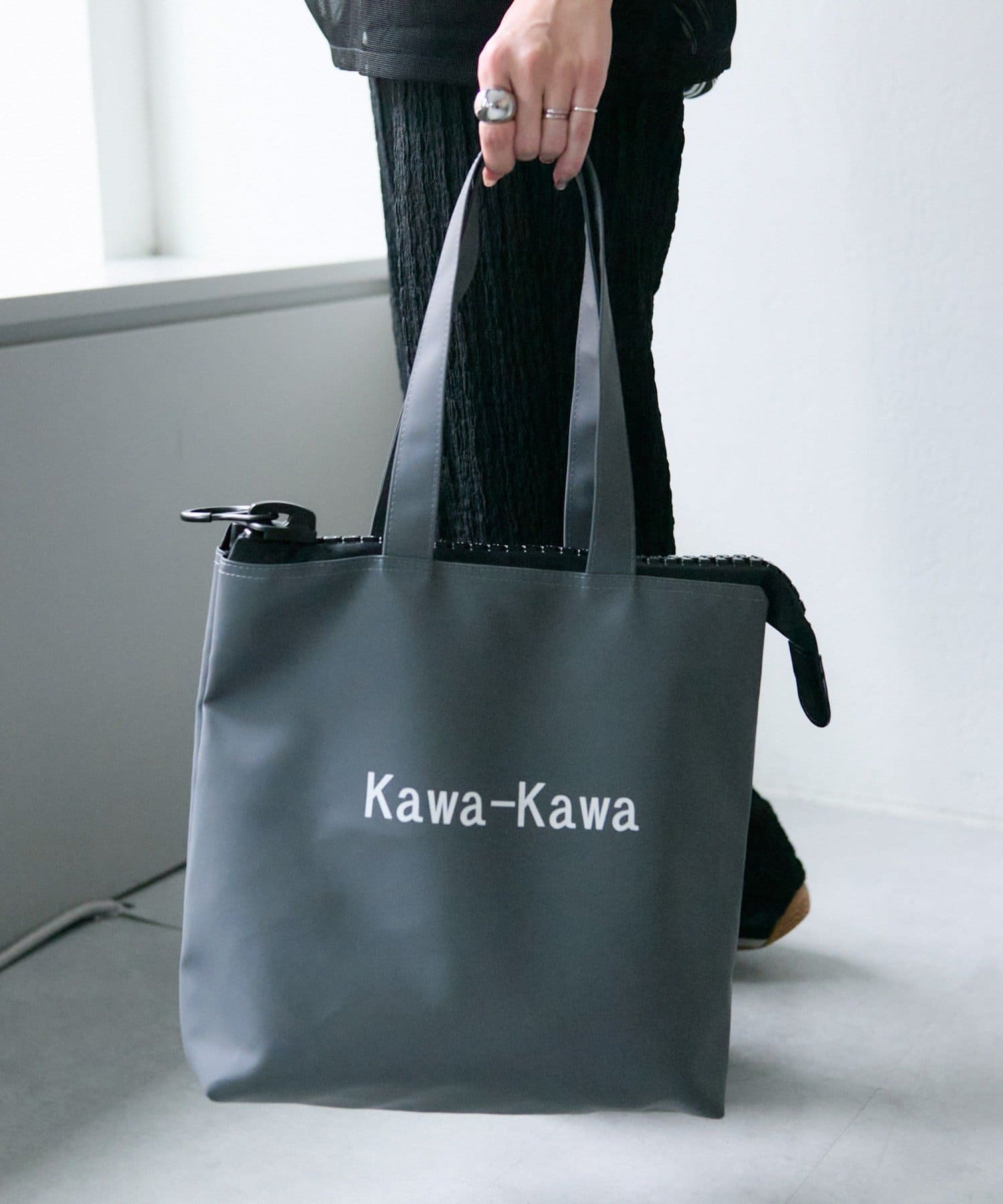 ear PAPILLONNER(イア パピヨネ) 【kawa-kawa(カワカワ)】日本製/防水/NO1111 Rubber-choト25bisロゴ入りトートバッグ