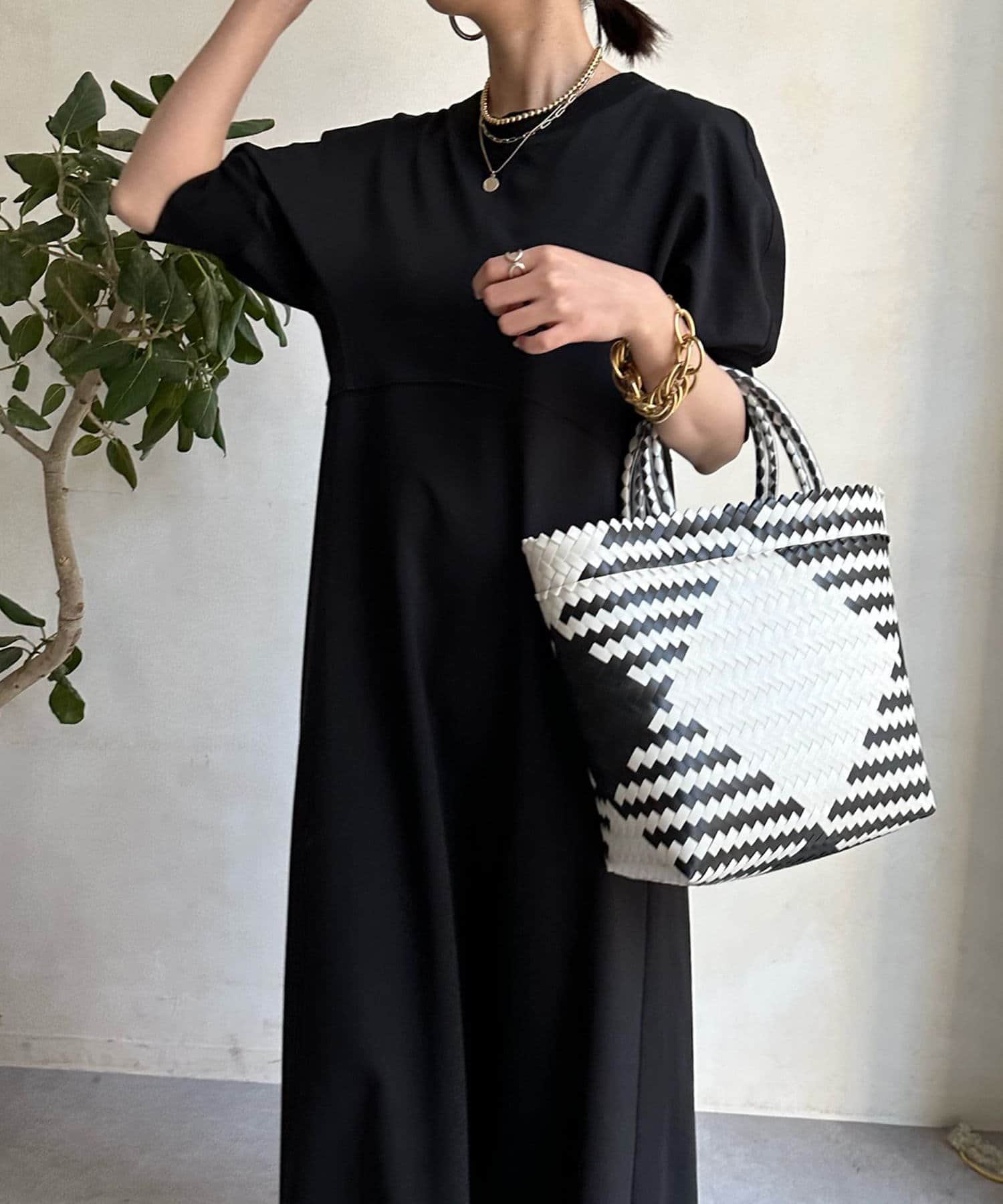 【美品】　ドゥドゥ　NEWドルマン切替ワンピース　ブラック ドルマン切替カットワンピース | DOUDOU(ドゥドゥ)レディース