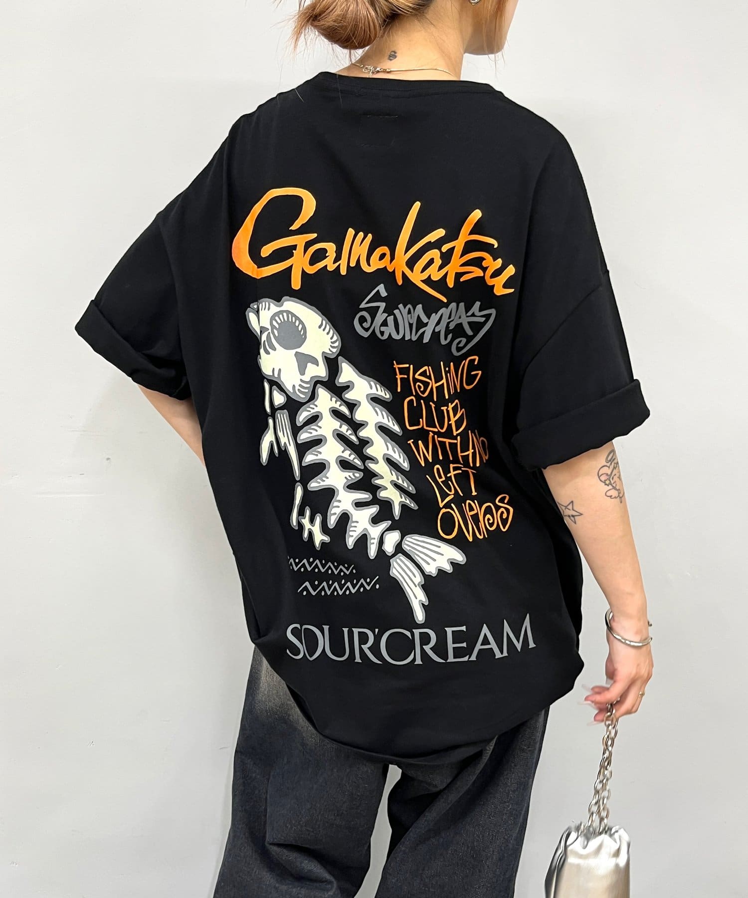 WHO’S WHO gallery(フーズフーギャラリー) 【再入荷】Gamakatsu×Sourcream フィッシュボーンTEE