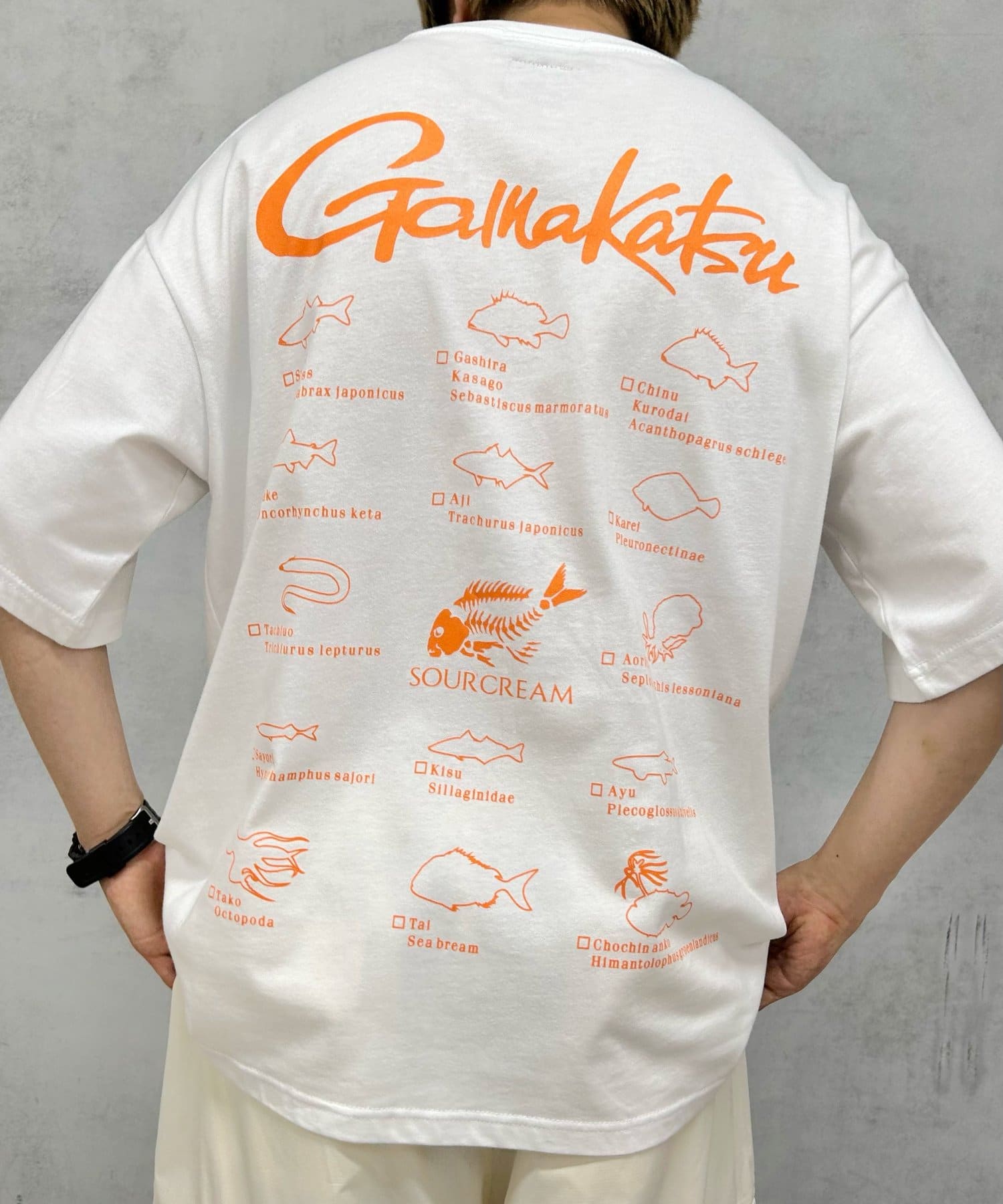 再入荷】Gamakatsu×Sourcream 魚拓FISHロゴビッグTEE | WHO'S WHO