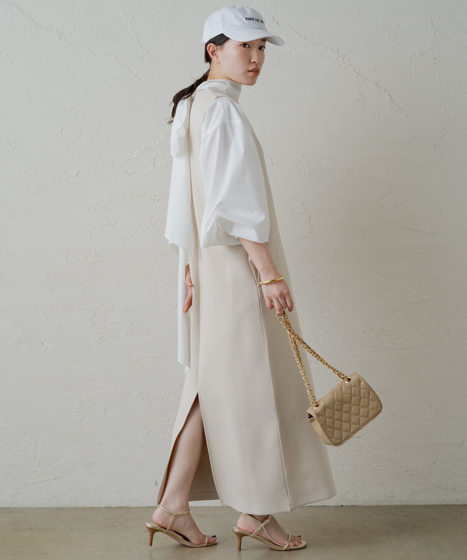 ▶新品未使用 / Loungedress リブノースリーブワンピース LOUNGEDRESS（ラウンジドレス）の「アシメリブワンピース