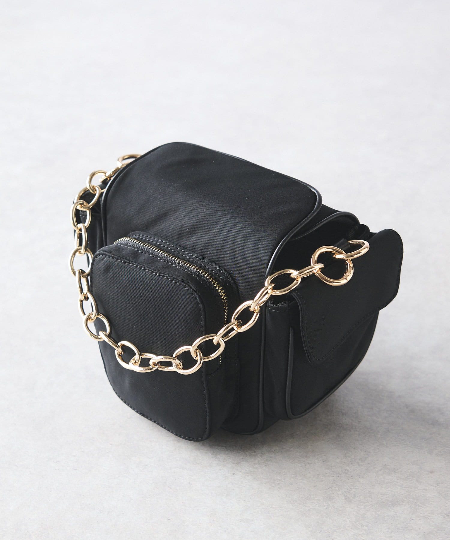 un dix cors(アンディコール) cache cache/カメラバッグ風チェーンバッグ