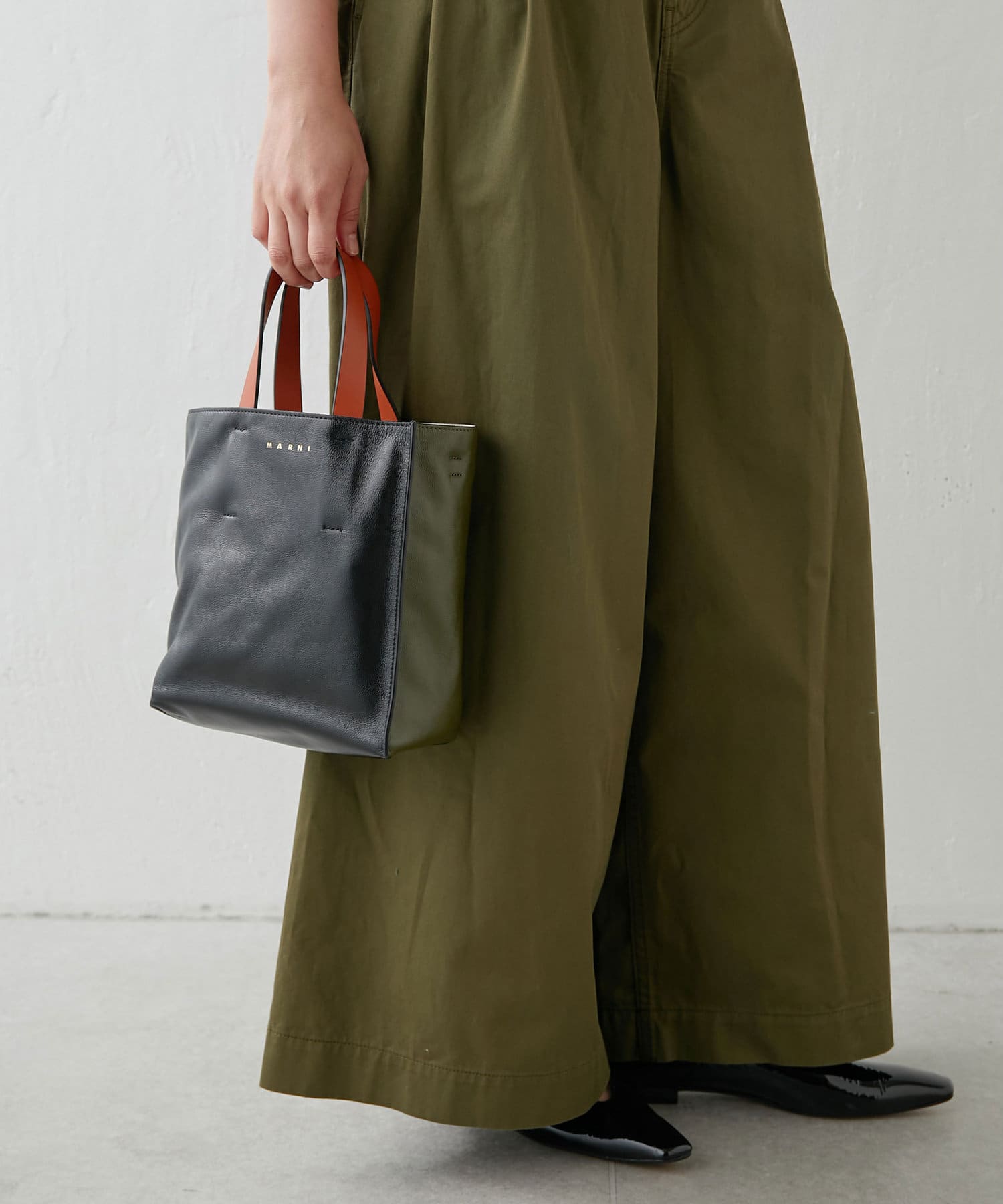 マルニ 2way A4収納可 大容量 ショルダーバッグ ボストンバッグ