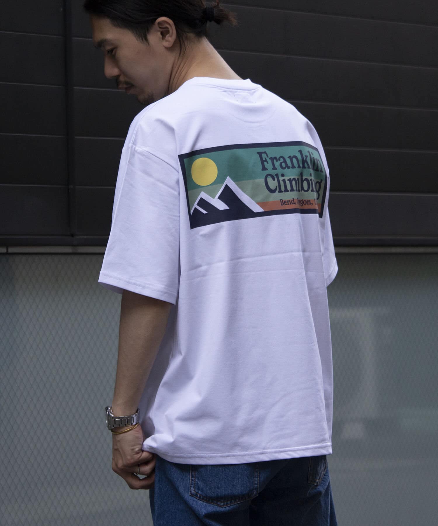 FREDY & GLOSTER(フレディ アンド グロスター) 【Franklin Climbing】バックプリント ショートスリーブTシャツ