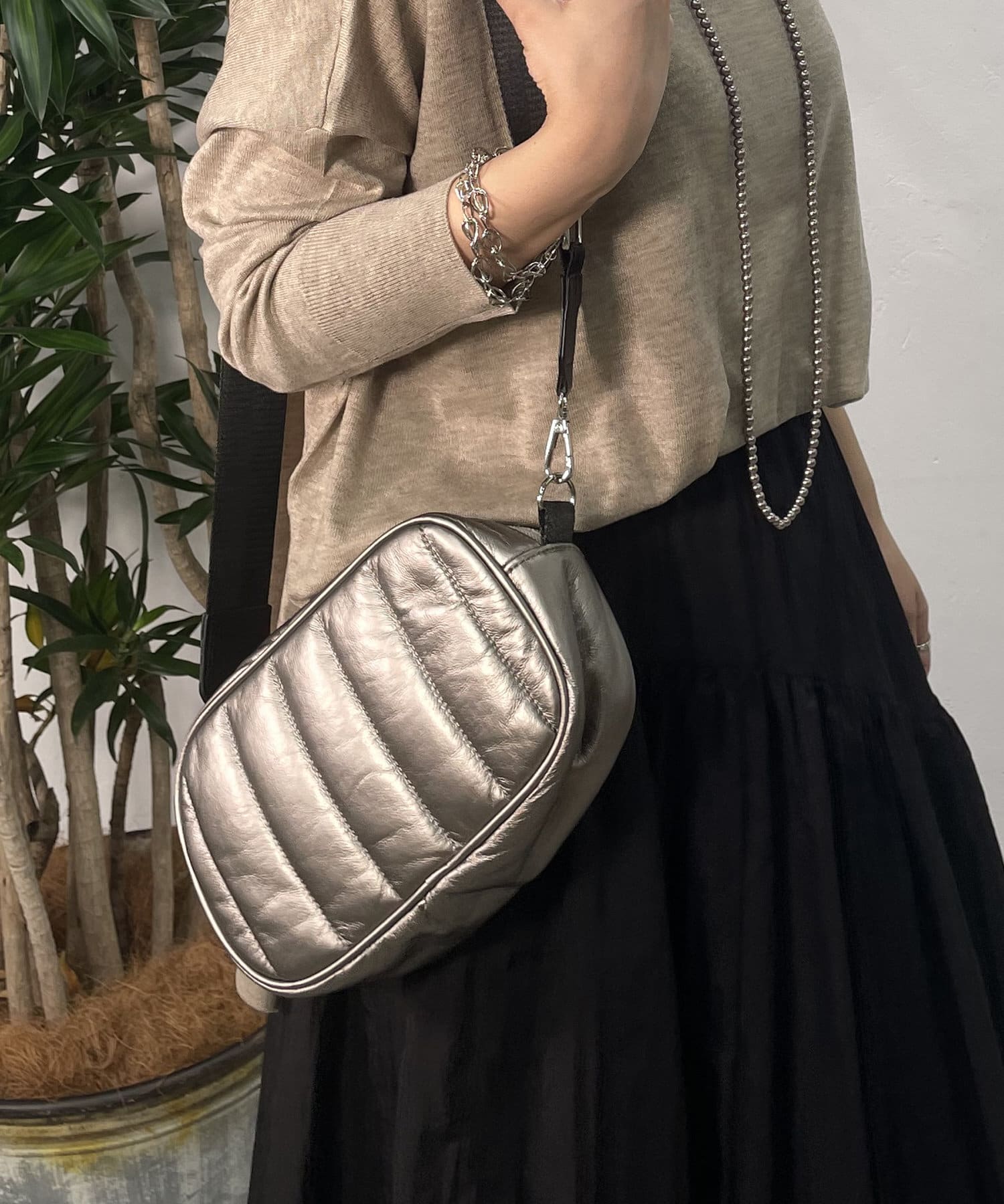 Jena　espace merveilleux(ジェナ　エスパスメルヴェイユ) ボンディングステッチボディバッグ