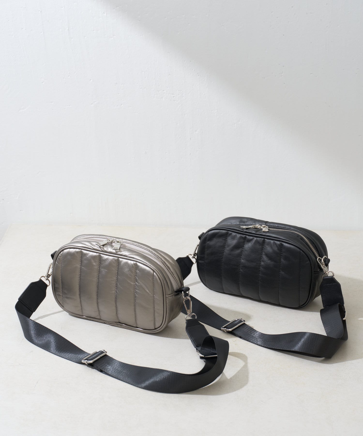 Jena　espace merveilleux(ジェナ　エスパスメルヴェイユ) ボンディングステッチボディバッグ