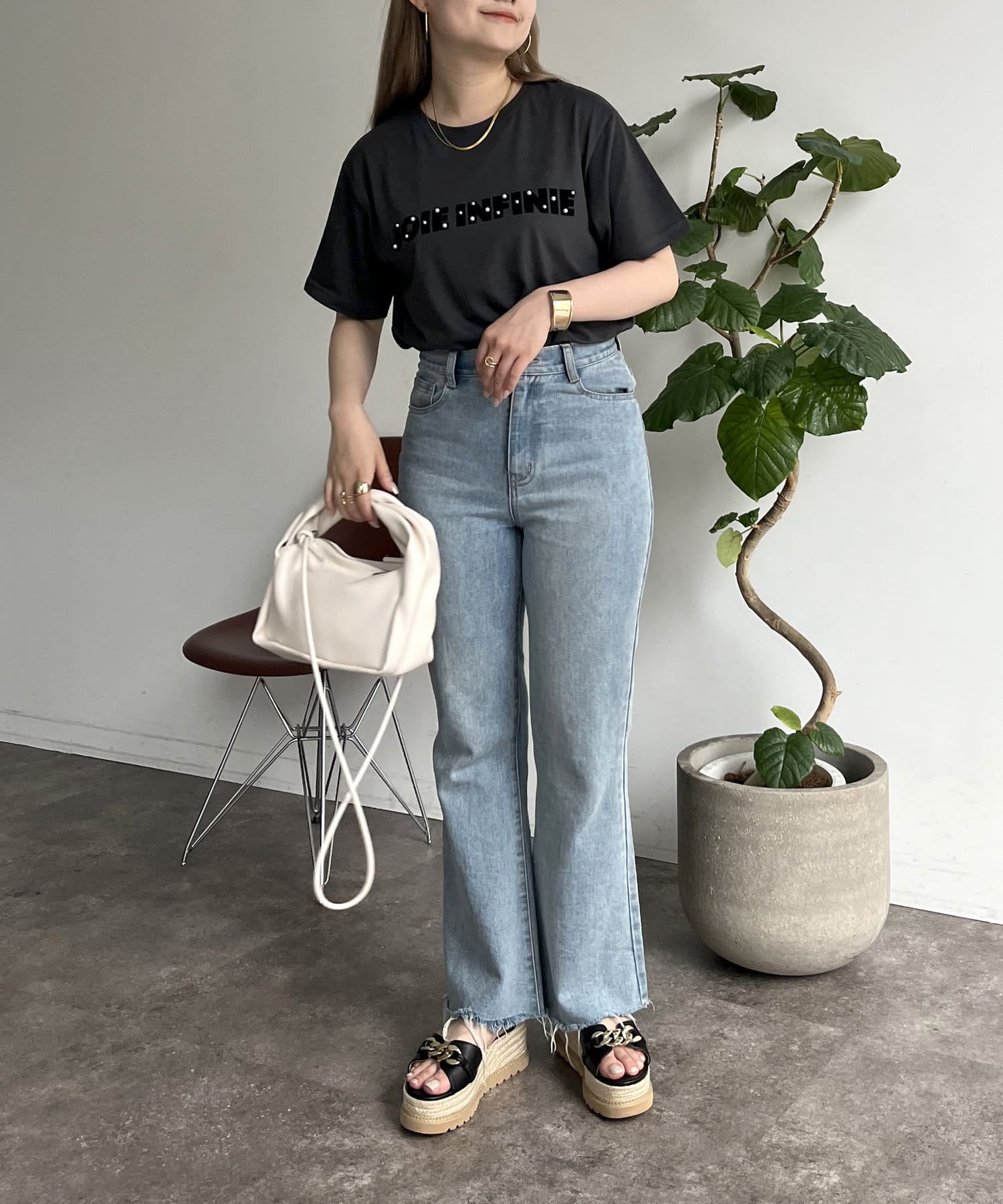 prose verse(プロズヴェール) パール付きブロックロゴTシャツ