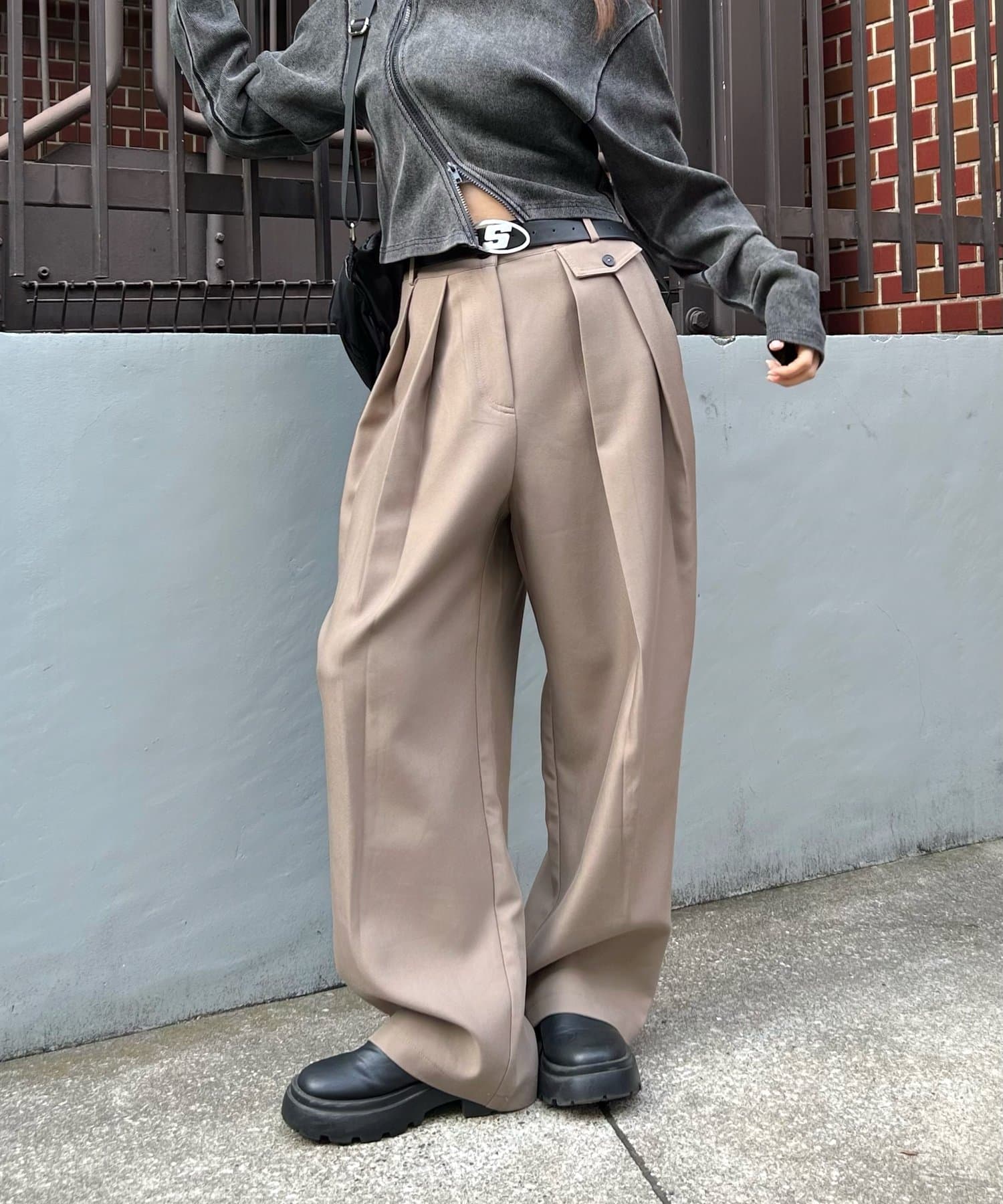 Sサイズ展開あり>【HiNT/ヒント】2タックワイドスラックス