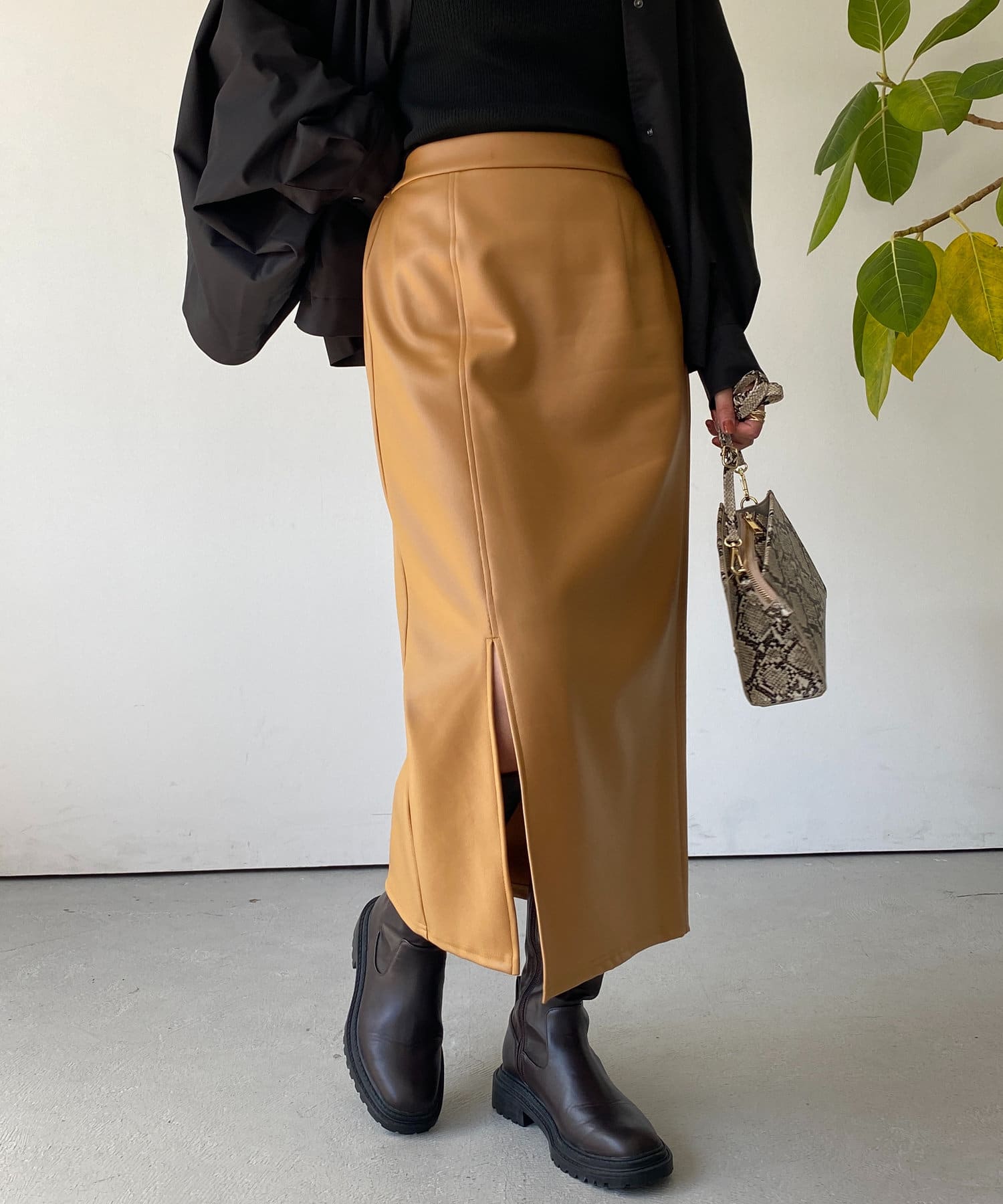 un dix cors(アンディコール) フェイクレザージャージスカート