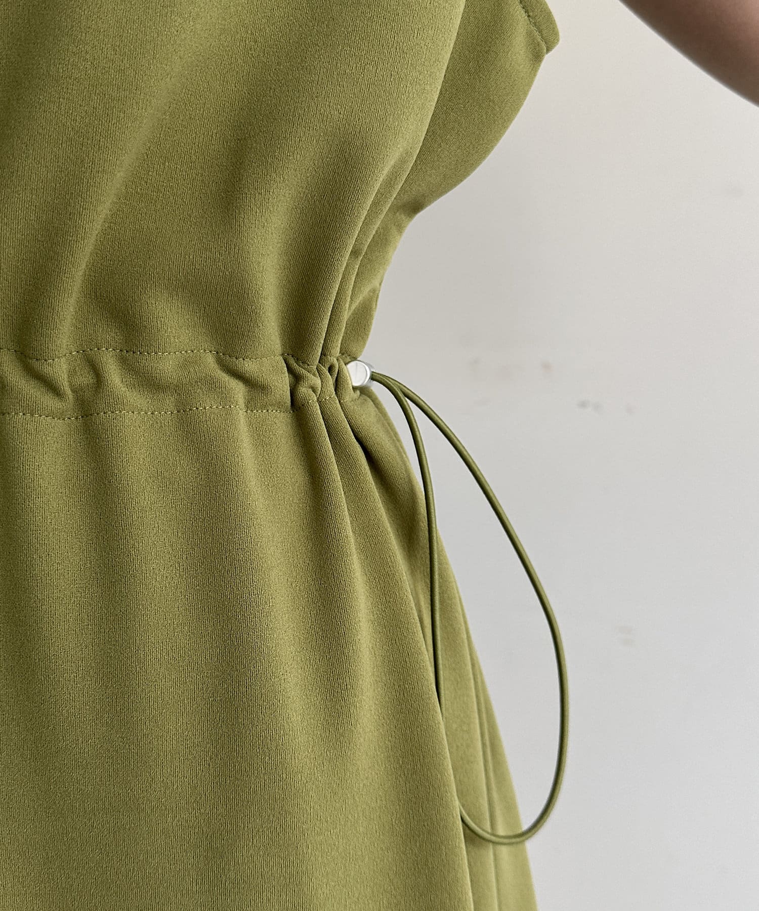 Thevon.(ゼヴォン) ウエストドロストジョーゼットナローワンピース