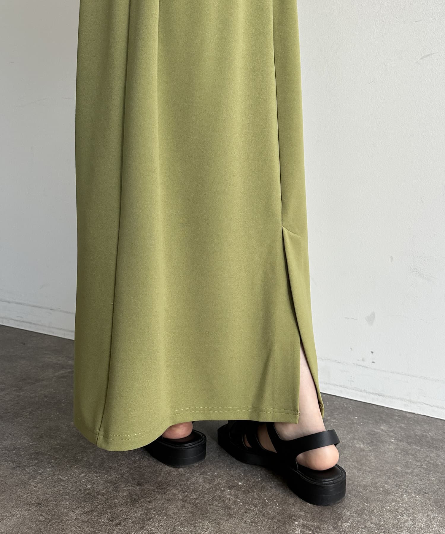 Thevon.(ゼヴォン) ウエストドロストジョーゼットナローワンピース