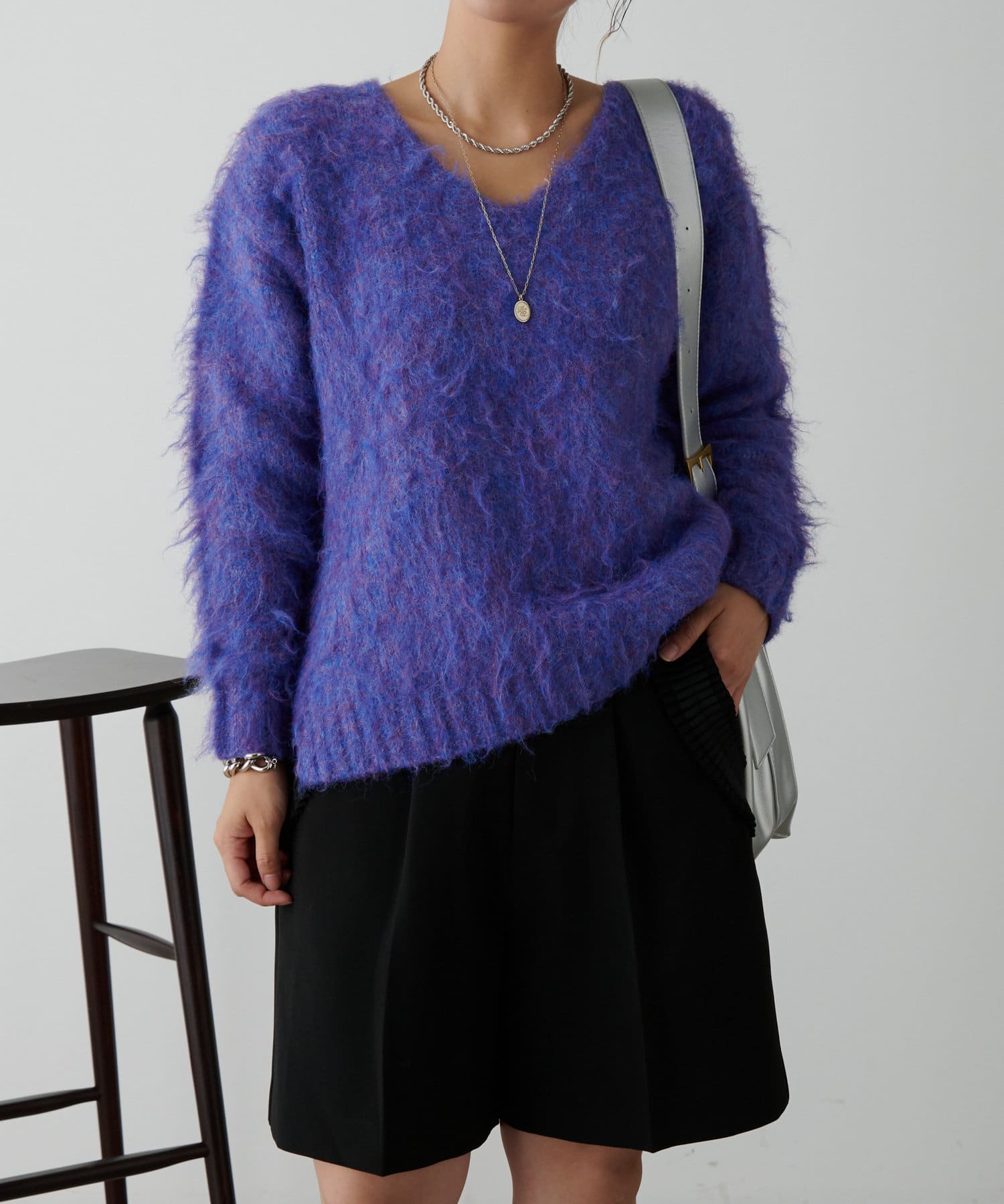Jena　espace merveilleux(ジェナ　エスパスメルヴェイユ) シャギーVネックニット