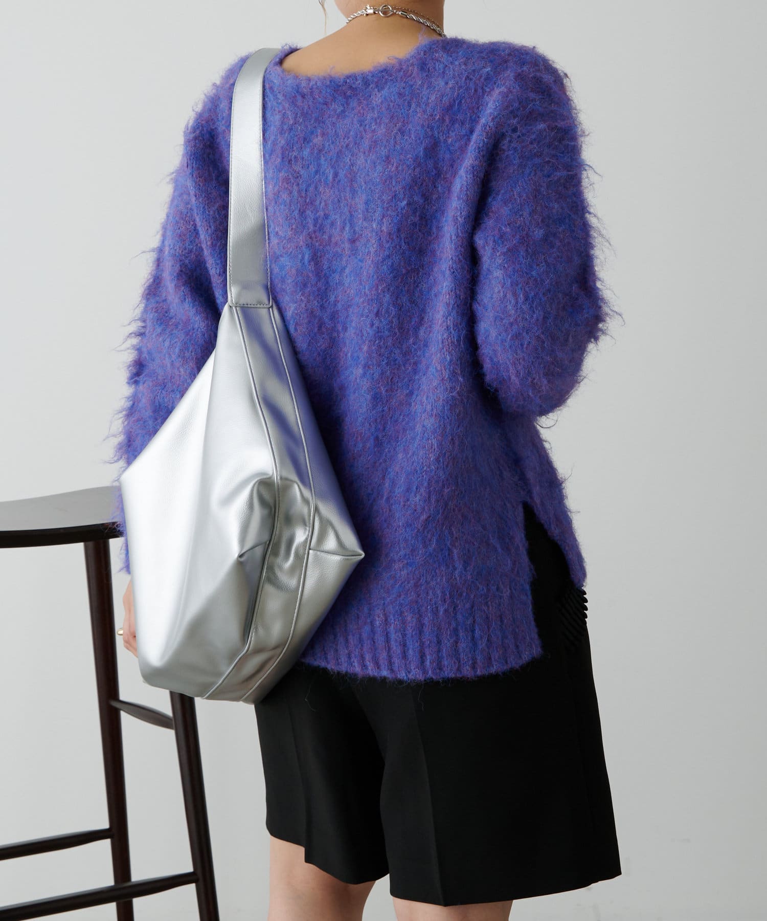 Jena　espace merveilleux(ジェナ　エスパスメルヴェイユ) シャギーVネックニット