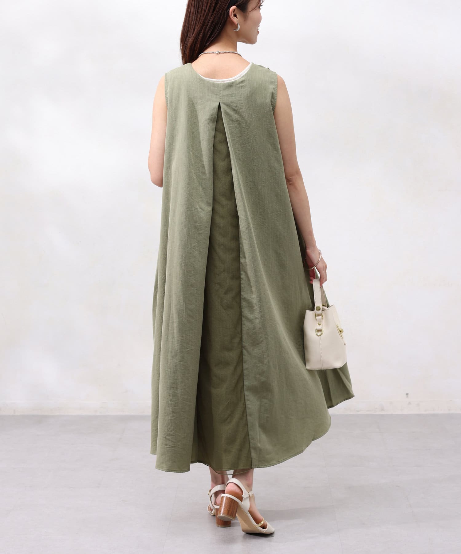 Chez toi(シェトワ) BACKチュールジレワンピース