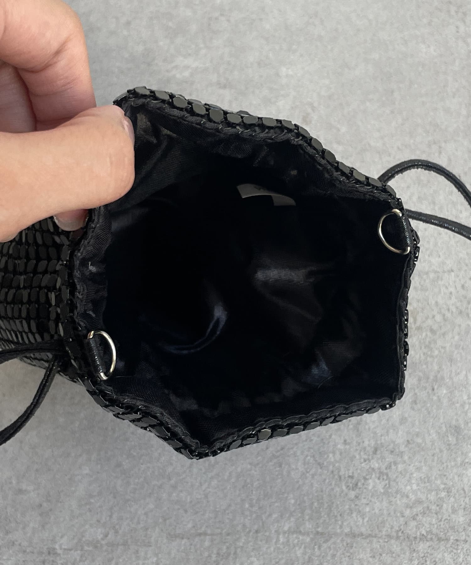 Thevon.(ゼヴォン) メタリックミニ巾着ショルダー