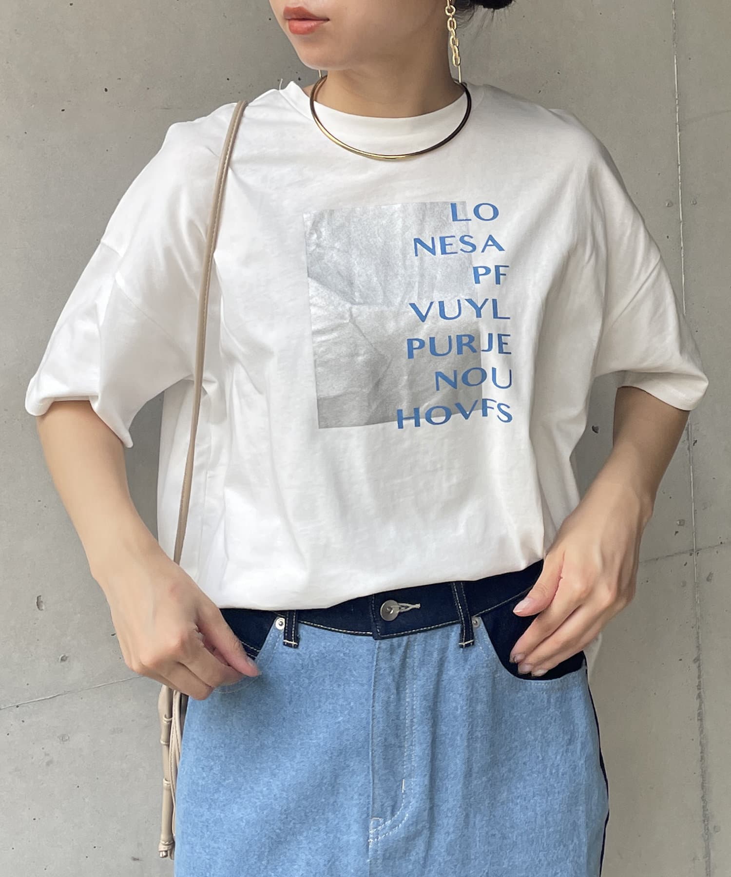 スクエア箔プリントTシャツ | Thevon.(ゼヴォン)レディース