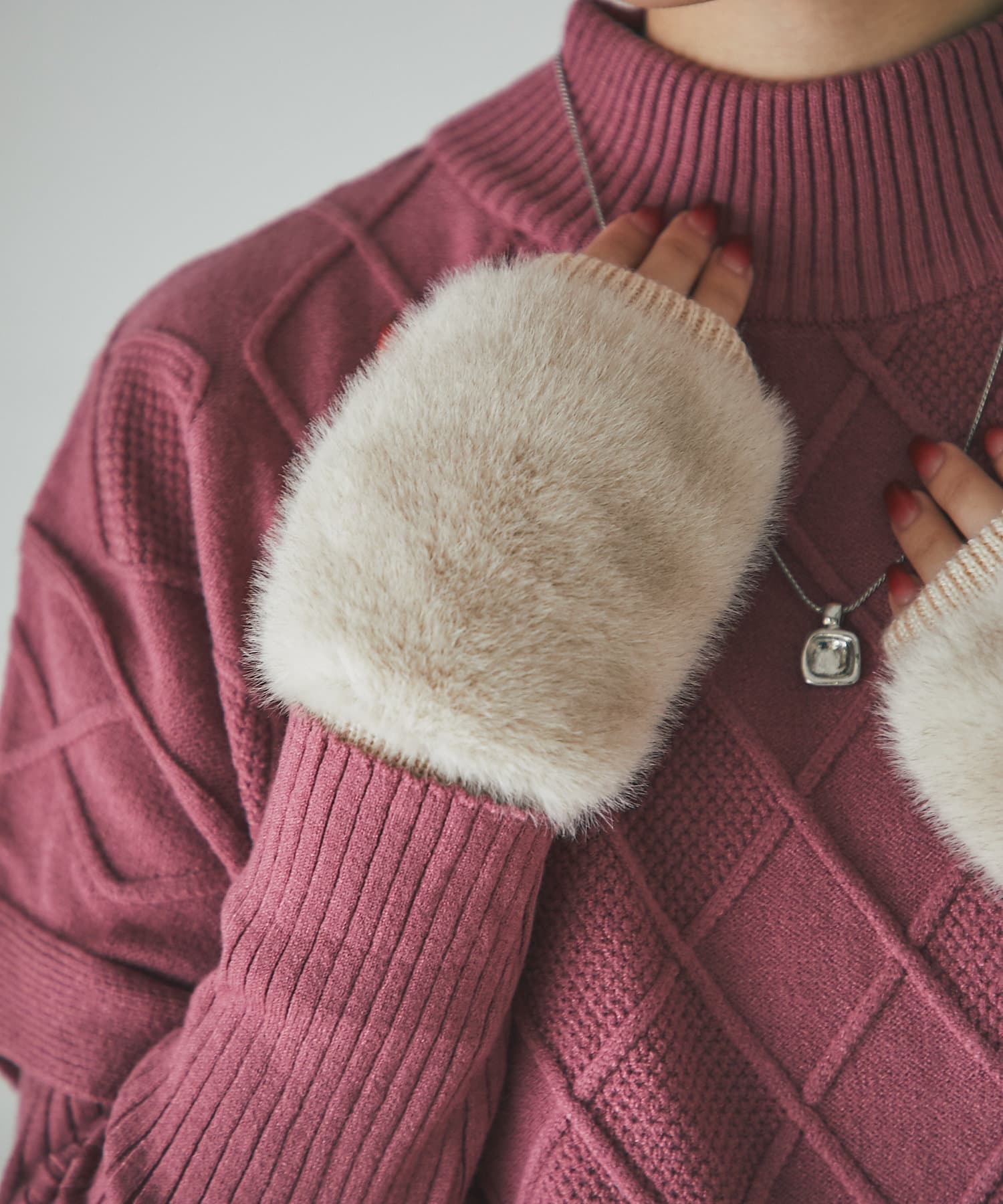 un dix cors(アンディコール) フェイクミンクニットハンドウォーマー