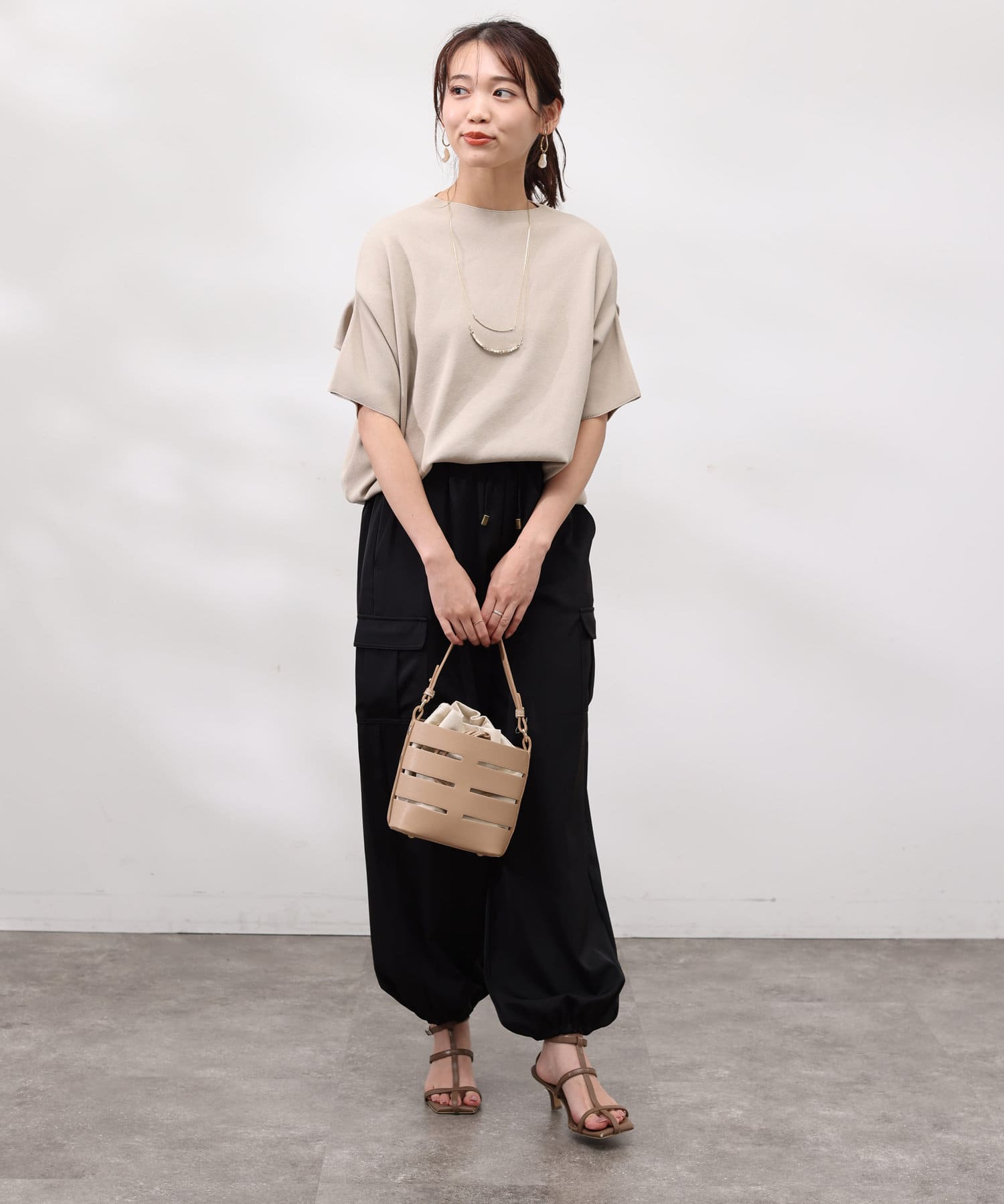 Chez toi(シェトワ) マットサテンカーゴパンツ