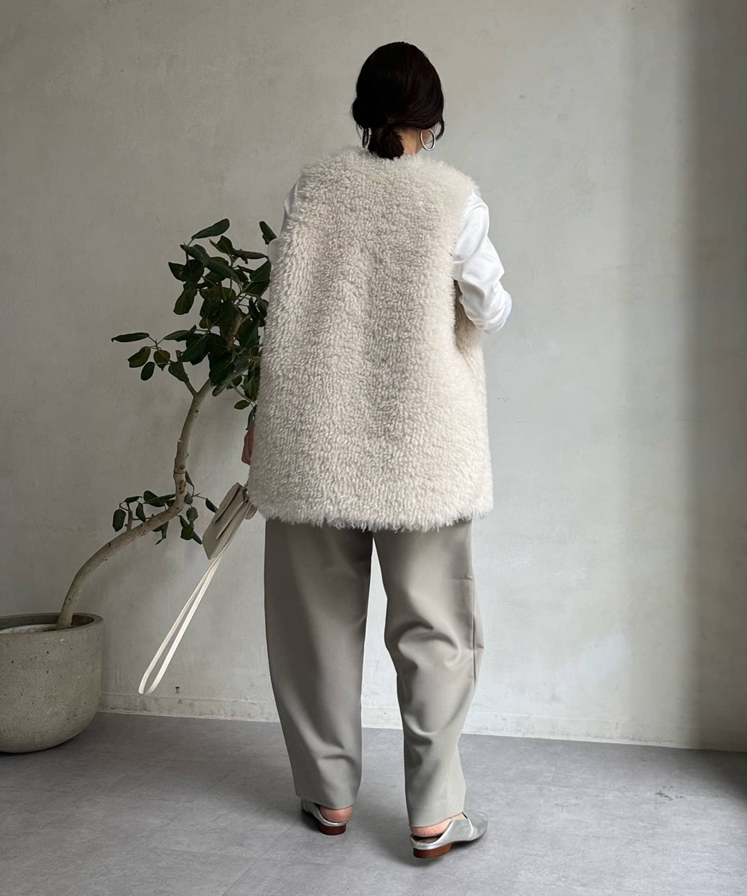 HOT得価 DouDou   リバーシブルノーカラーファーベストの通販 by